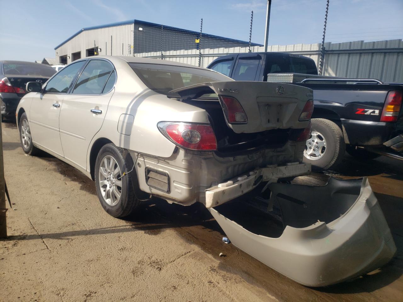 Photo 3 from auction – 2004 LEXUS ES 330 with VIN JTHBA30G645037212