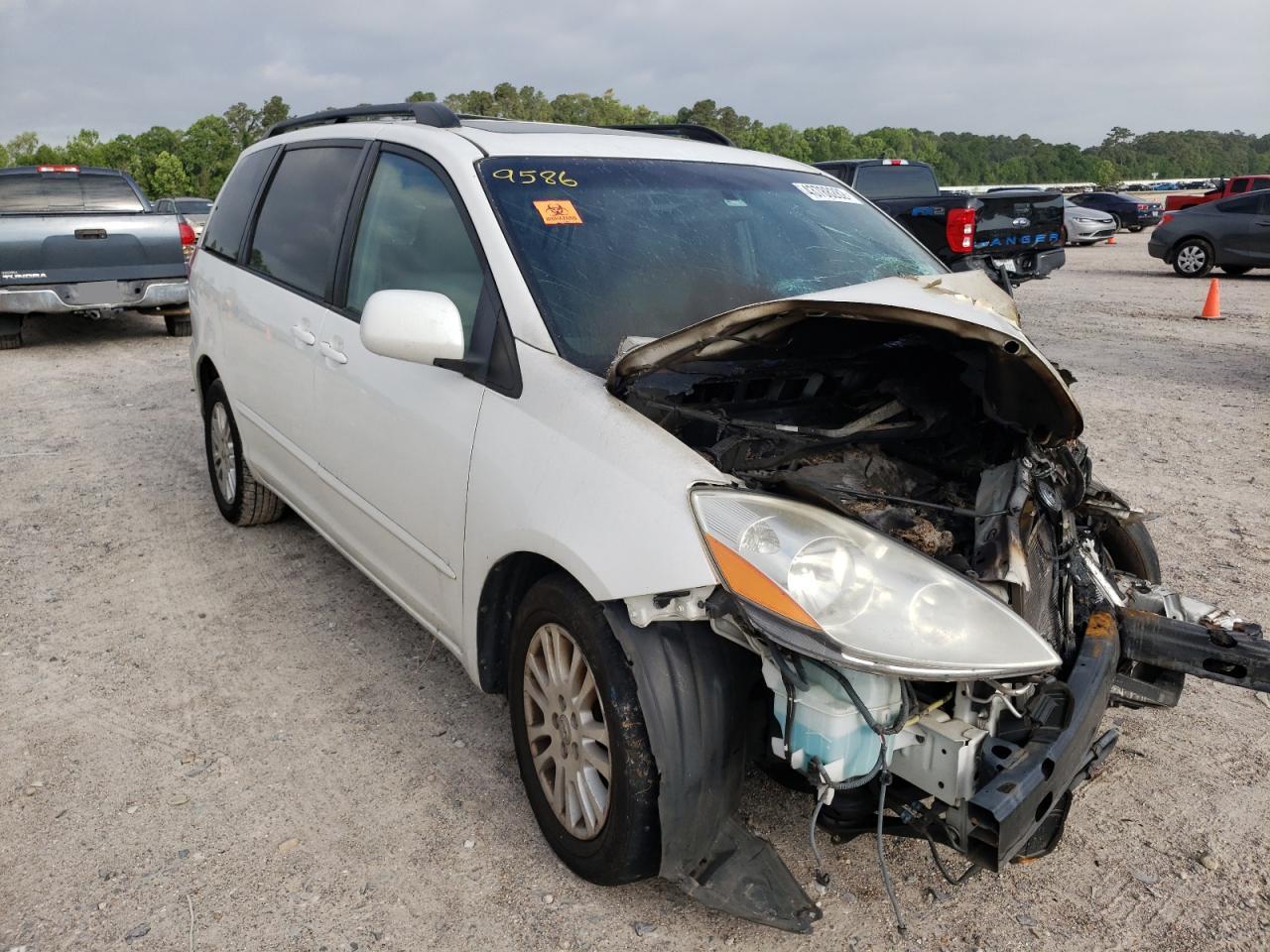 TOYOTA SIENNA XLE 2010 with VIN 5TDYK4CC5AS339586 - Photo from auction
