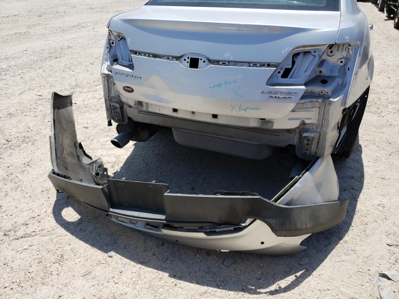 Photo 9 from auction – 2013 FORD TAURUS LIM with VIN 1FAHP2F82DG185646
