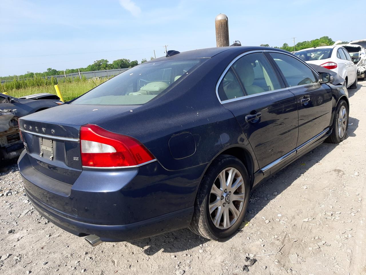 Photo 4 from auction – 2010 VOLVO S80 3.2 with VIN YV1982AS5A1113475