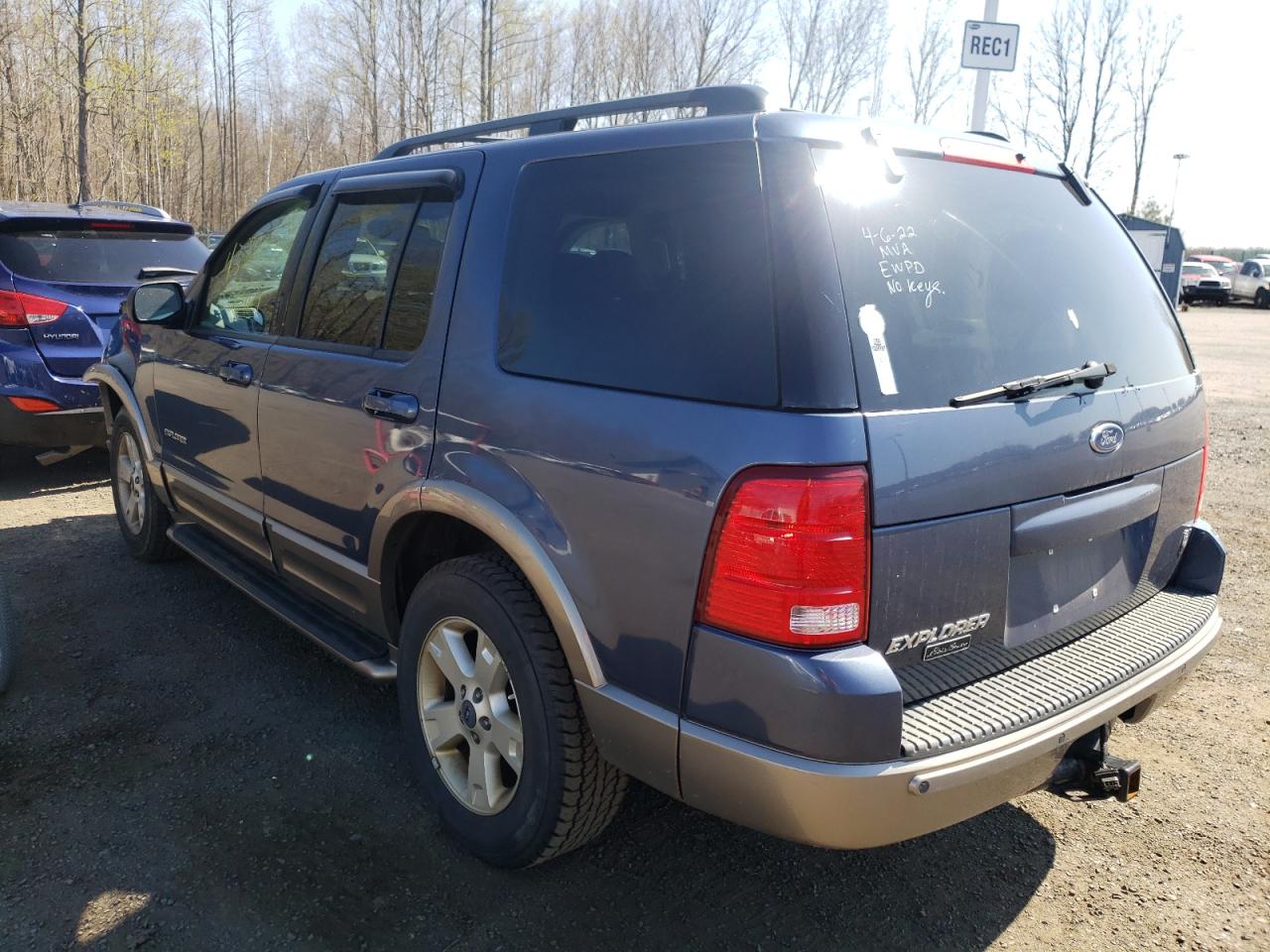 Photo 3 from auction – 2004 FORD EXPLORER E with VIN 1FMDU74W94ZA52124