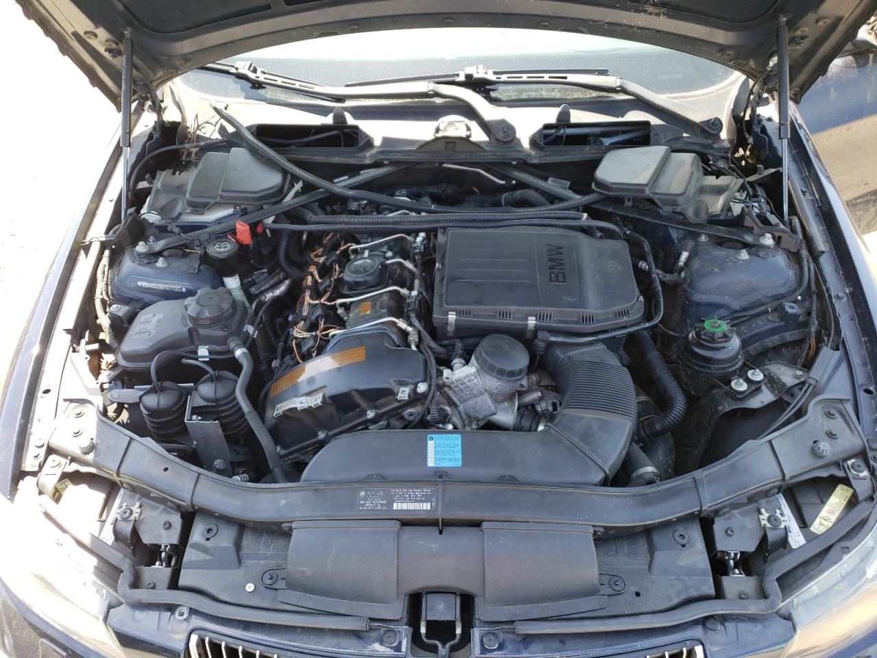Photo 7 from auction – 2007 BMW 335 XI with VIN WBAVD53567AV14564