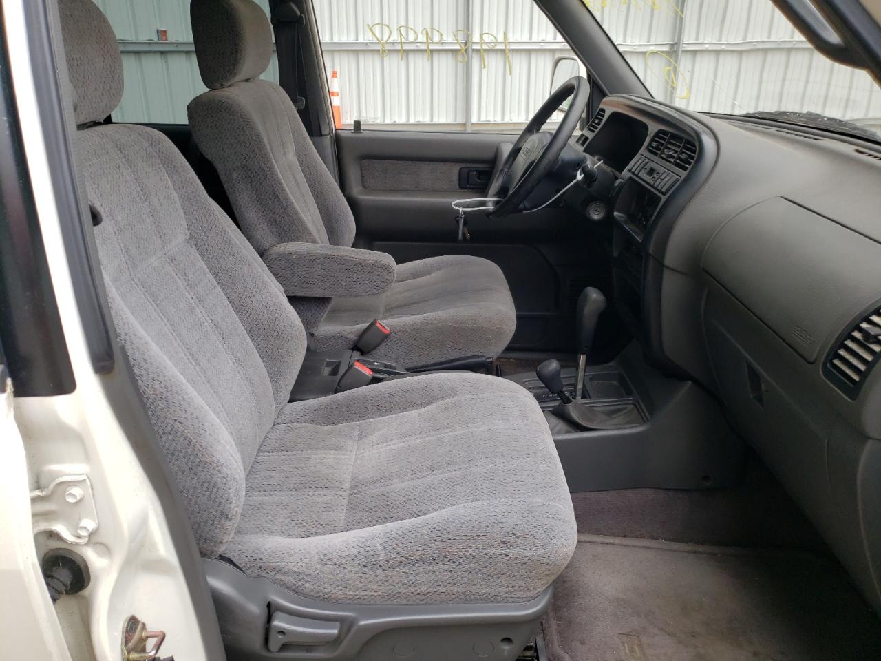 Photo 5 from auction – 1998 ISUZU TROOPER S with VIN JACDJ58X9W7903033