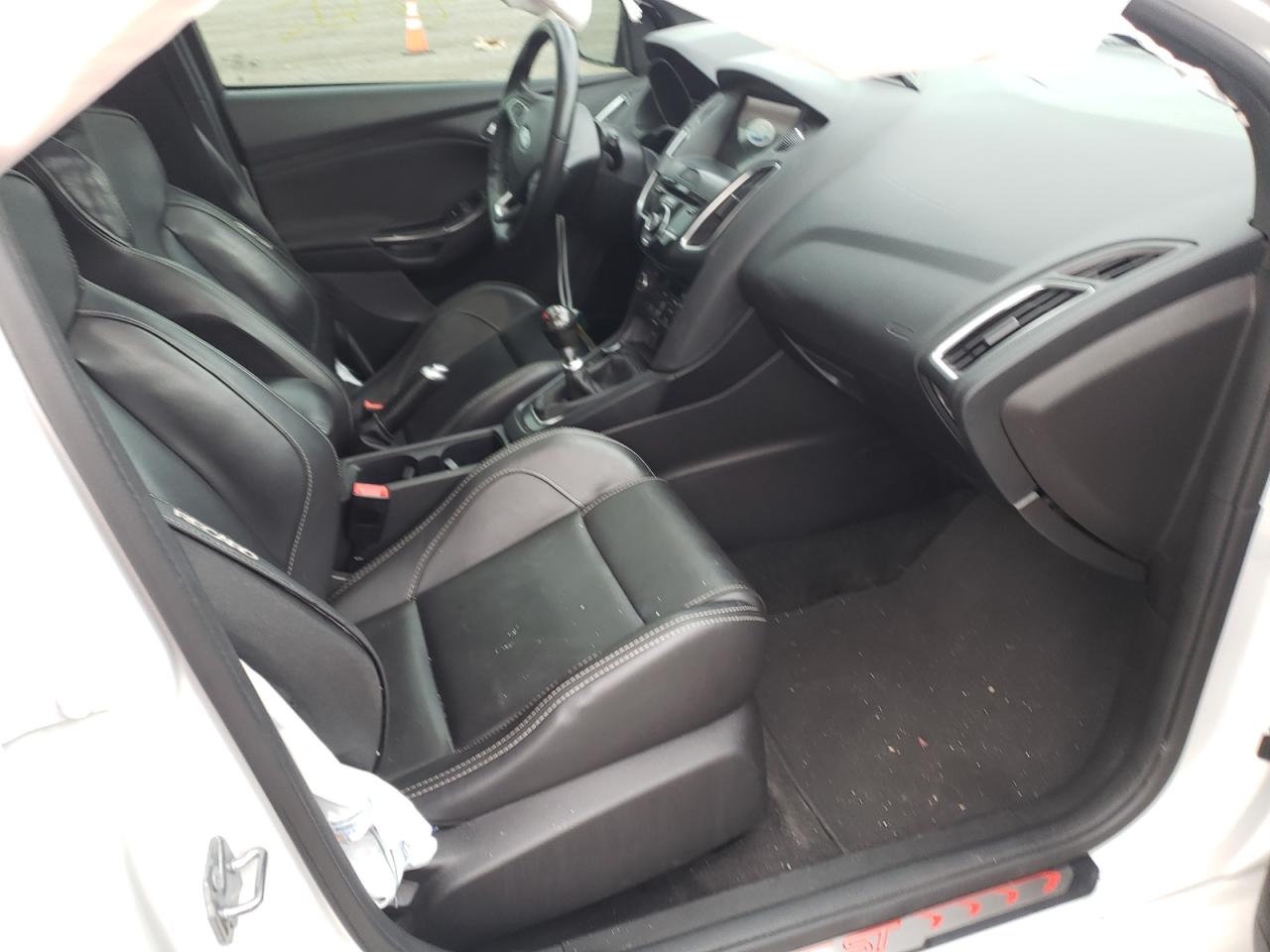 Photo 5 from auction – 2017 FORD FOCUS ST with VIN 1FADP3L94HL284046