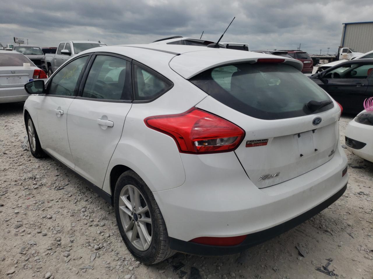 Photo 3 from auction – 2016 FORD FOCUS SE with VIN 1FADP3K24GL221807