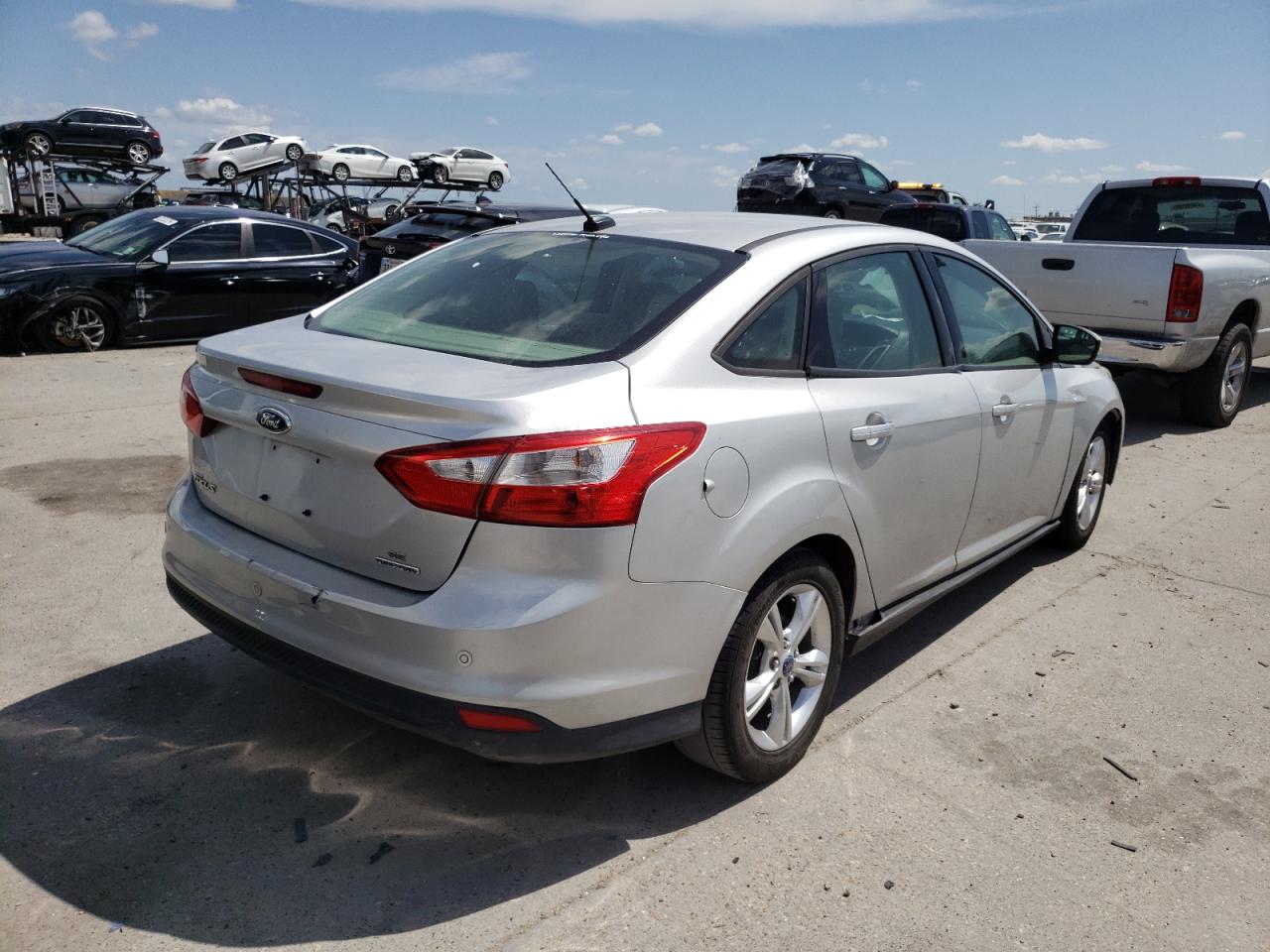 Photo 4 from auction – 2014 FORD FOCUS SE with VIN 1FADP3F29EL121578