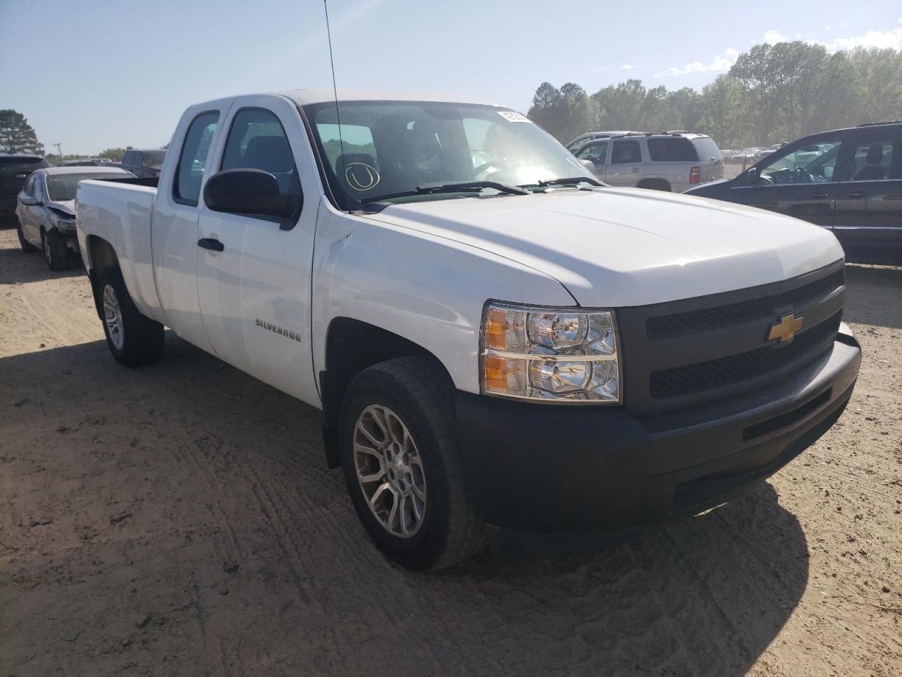 CHEVROLET SILVERADO 2011 with VIN 1GCRCPEX7BZ354058 - Photo from auction