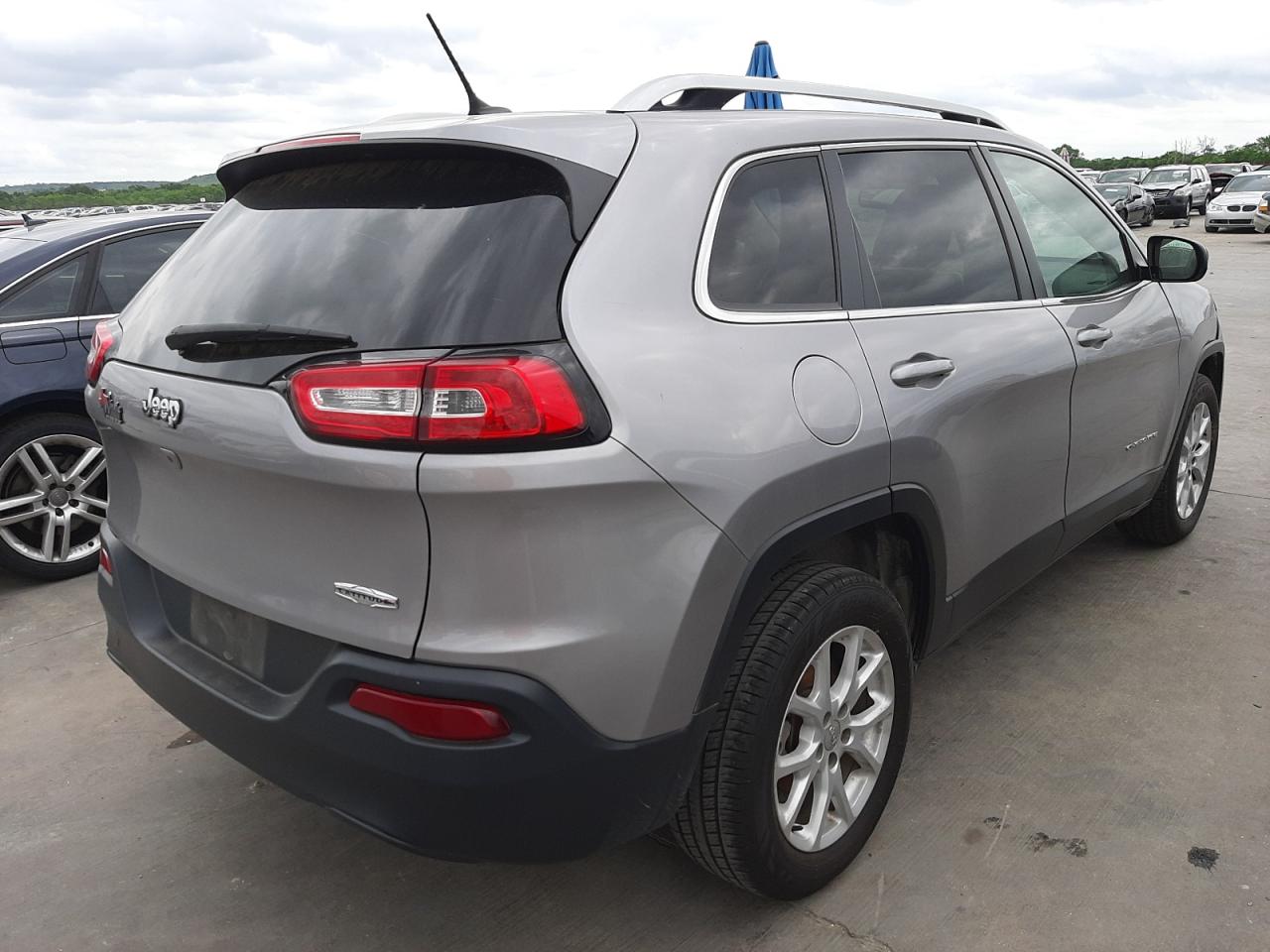 Photo 4 from auction – 2018 JEEP CHEROKEE L with VIN 1C4PJLCB1JD553552