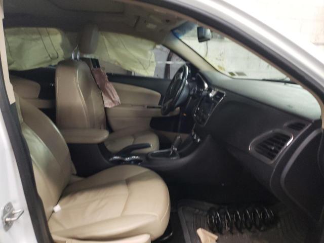 Photo 5 from auction – 2014 CHRYSLER 200 LIMITE with VIN 1C3CCBCGXEN151872