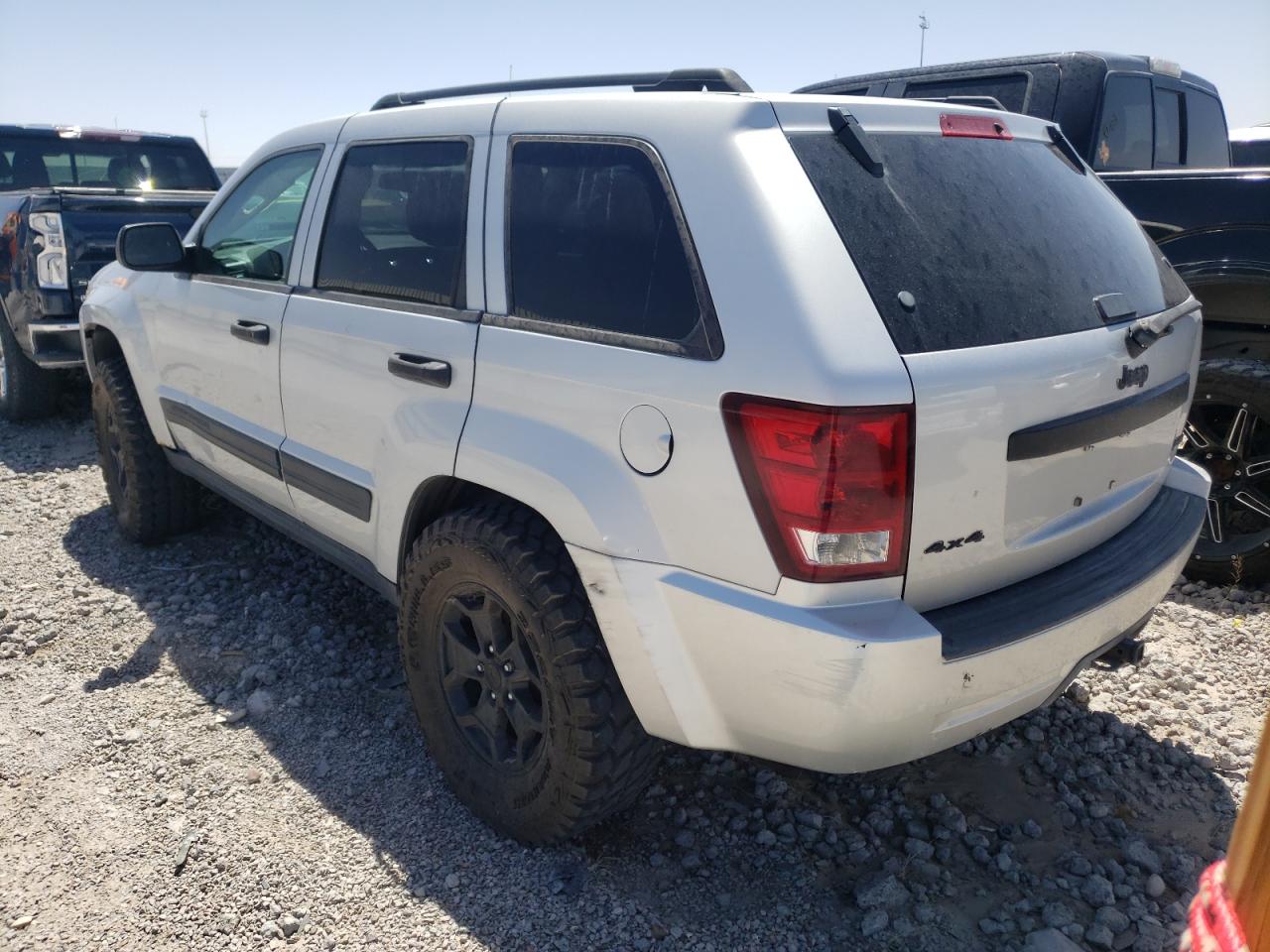 Photo 3 from auction – 2005 JEEP GRAND CHER with VIN 1J4GR48K25C513946