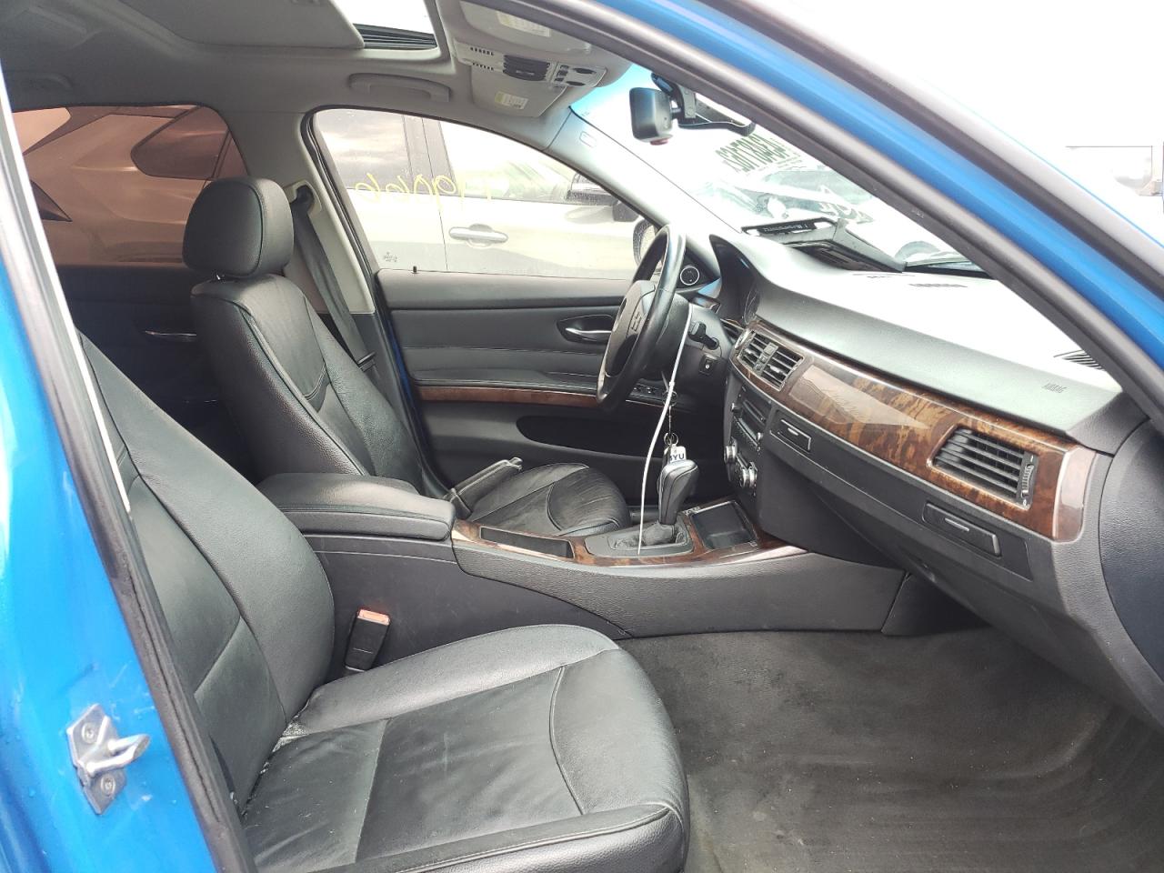 Photo 5 from auction – 2011 BMW 328 I SULE with VIN WBAPH5G56BNM76455