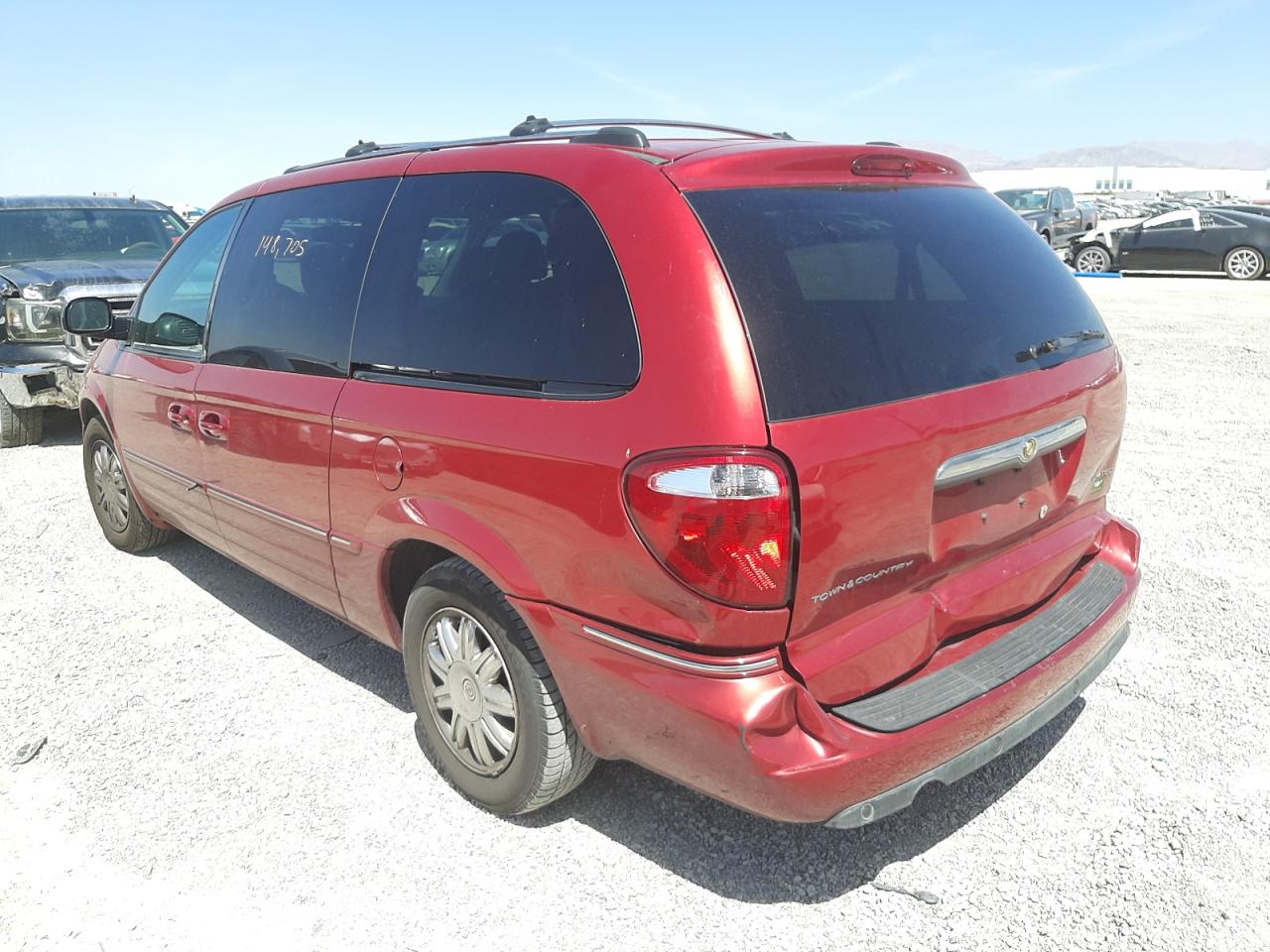 Photo 3 from auction – 2005 CHRYSLER TOWN & COU with VIN 2C8GP64L95R479130
