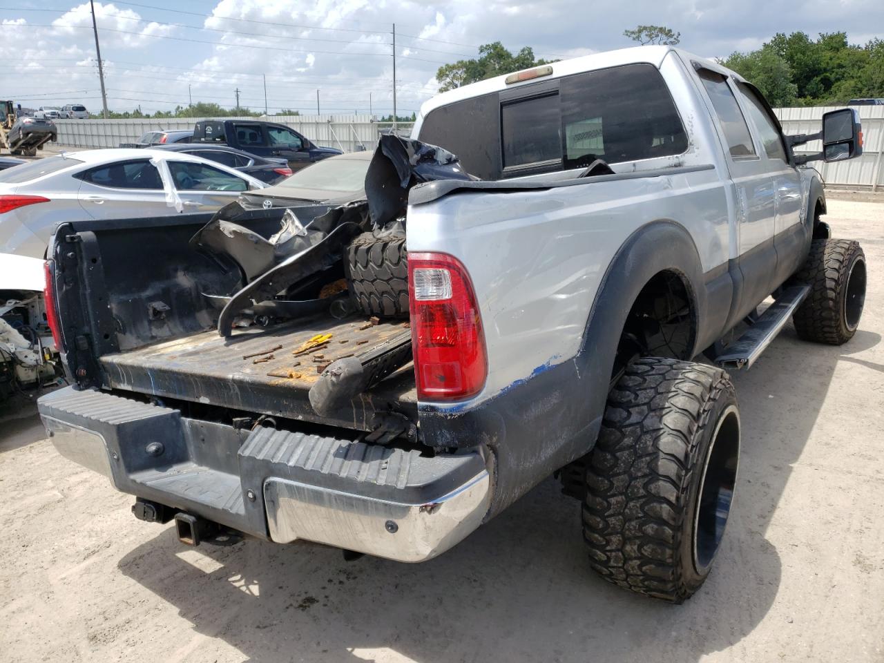 Photo 4 from auction – 2011 FORD F250 SUPER with VIN 1FT7W2BT7BEA62033