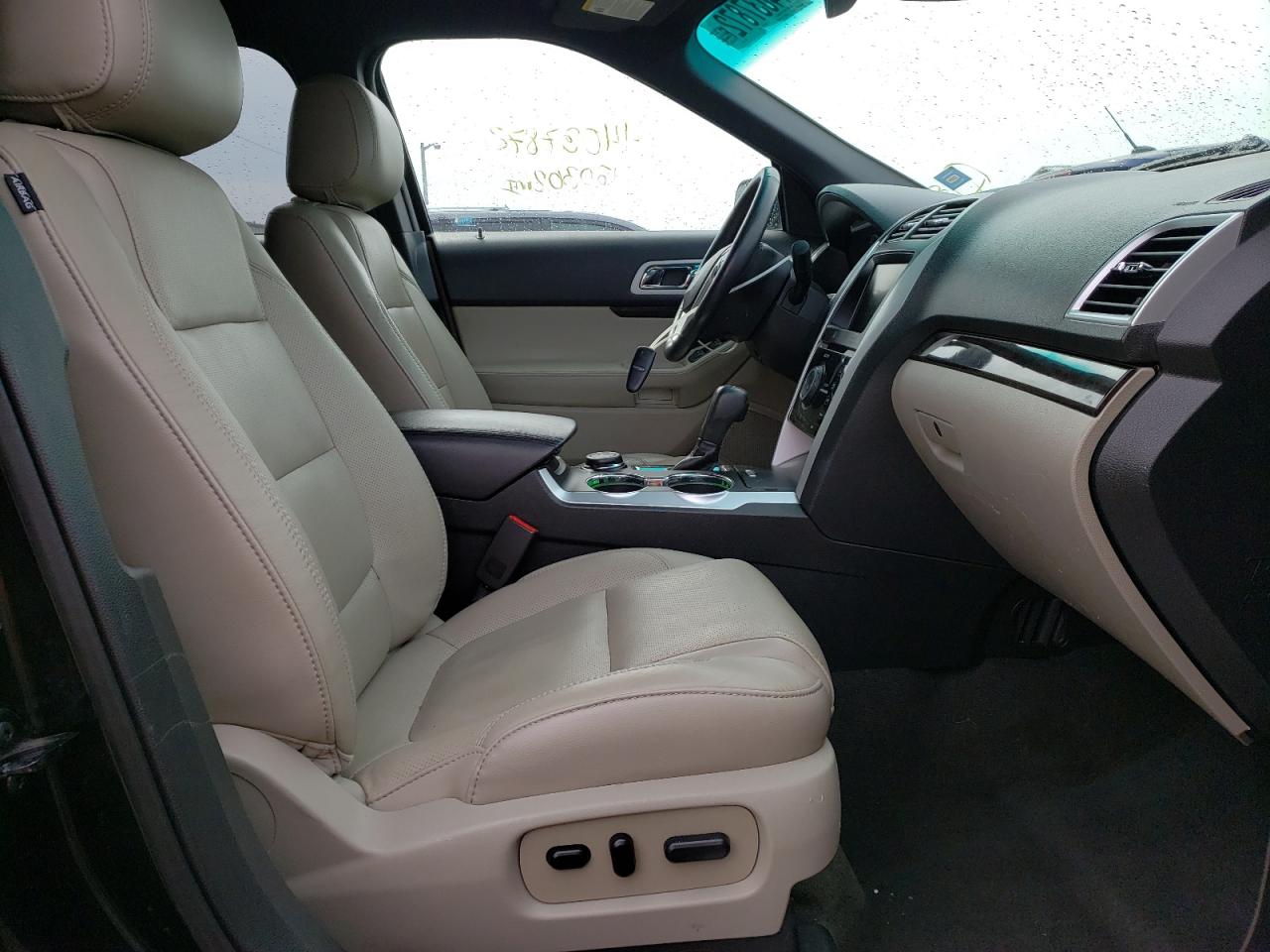 Photo 19 from auction – 2014 FORD EXPLORER L with VIN 1FM5K8F85EGC27027