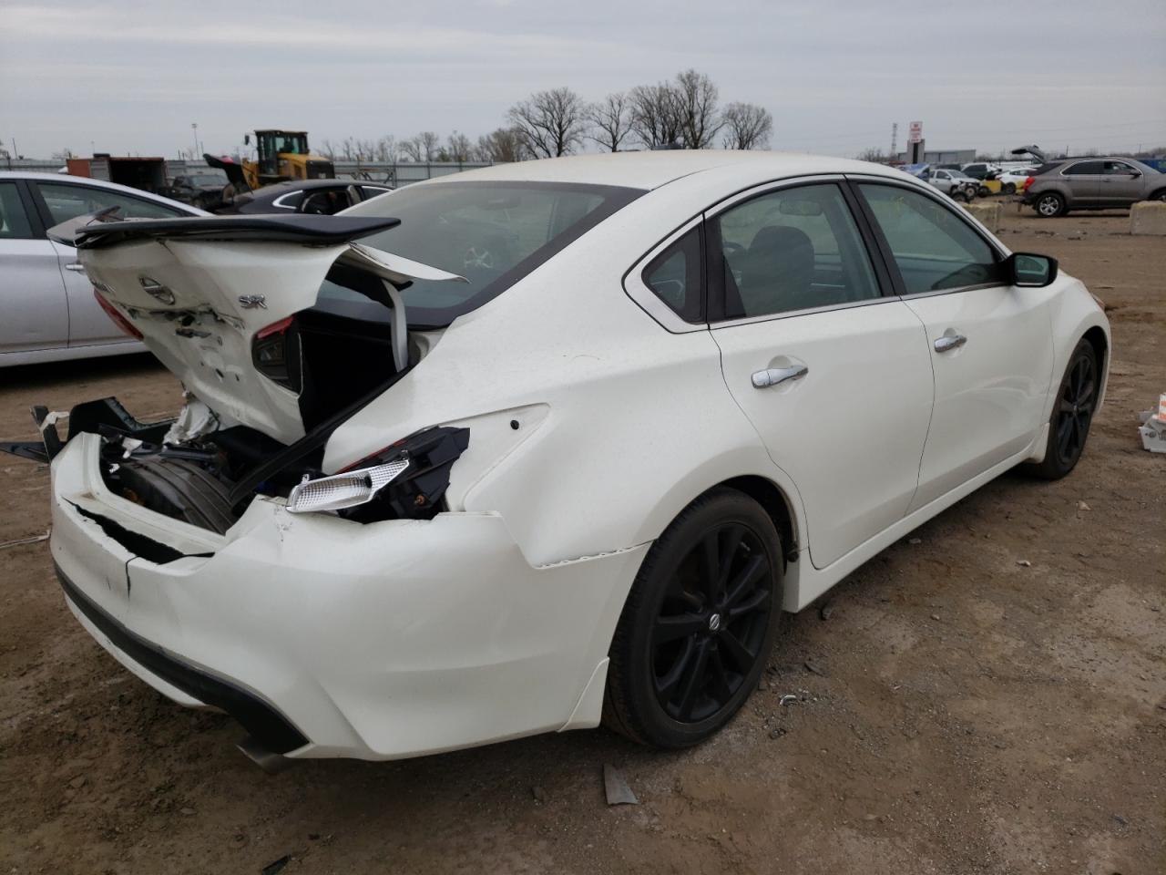 Photo 4 from auction – 2017 NISSAN ALTIMA 2.5 with VIN 1N4AL3AP1HC480039