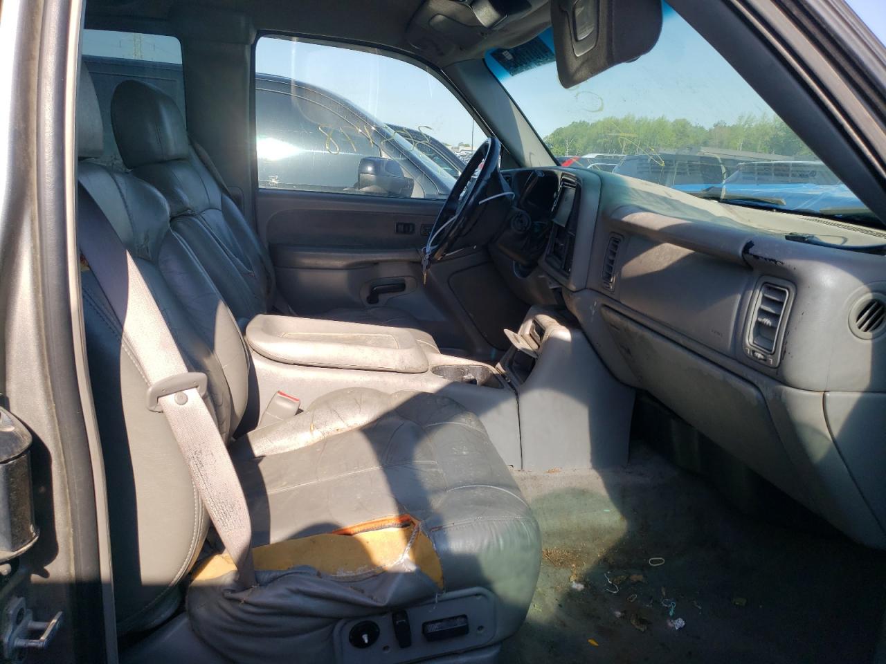 Photo 5 from auction – 2000 CHEVROLET SILVERADO with VIN 1GCEK19T6YZ249980