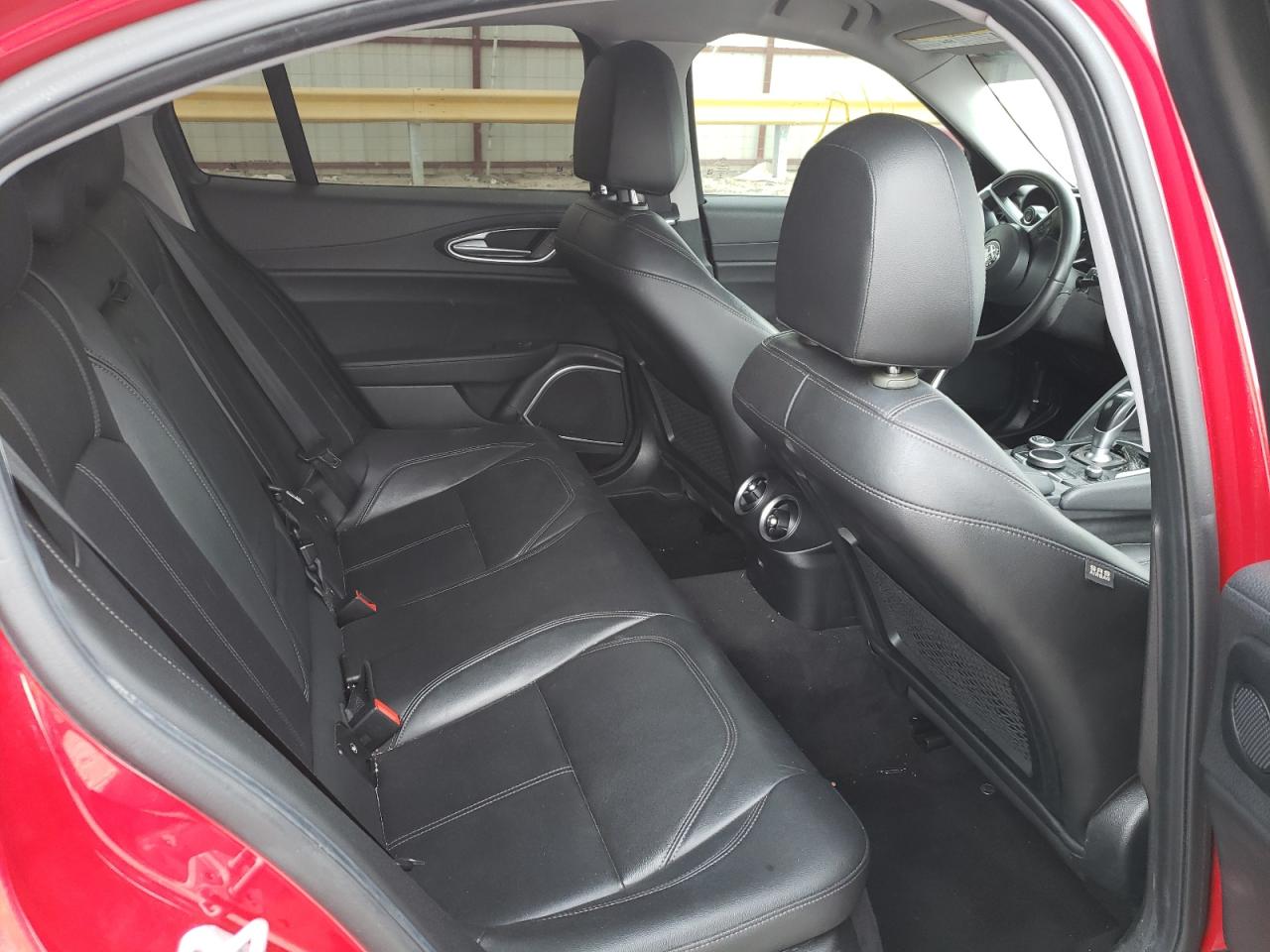 Photo 6 from auction – 2018 ALFA ROMEO GIULIA with VIN ZARFAEBN9J7589948
