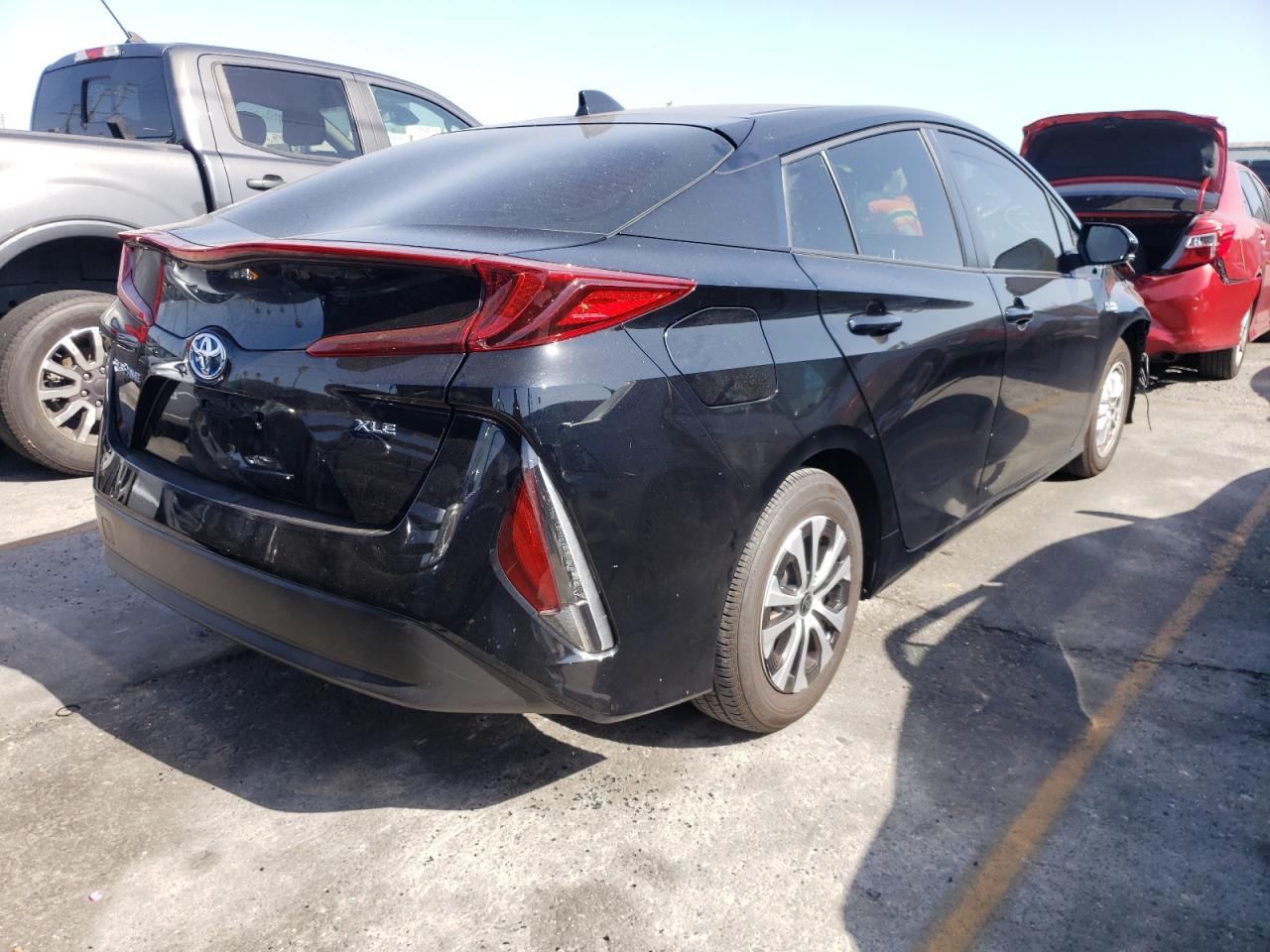 Photo 4 from auction – 2022 TOYOTA PRIUS PRIM with VIN JTDKAMFP3N3202273