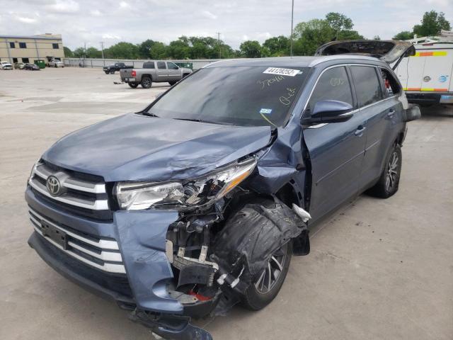 Photo 2 from auction – 2019 TOYOTA HIGHLANDER with VIN 5TDKZRFH9KS370461