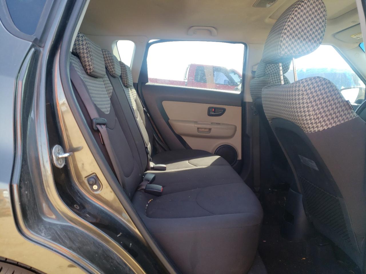 Photo 6 from auction – 2010 KIA SOUL + with VIN KNDJT2A27A7047056