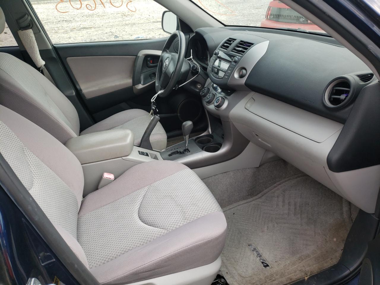 Photo 5 from auction – 2007 TOYOTA RAV4 with VIN JTMZD33V475071087