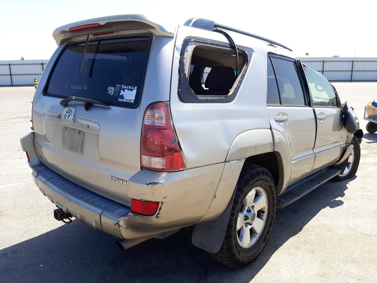 Photo 4 from auction – 2004 TOYOTA 4RUNNER SR with VIN JTEZU14R840037244