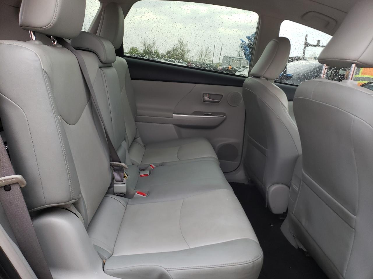 Photo 6 from auction – 2012 TOYOTA PRIUS V with VIN JTDZN3EU9C3028209
