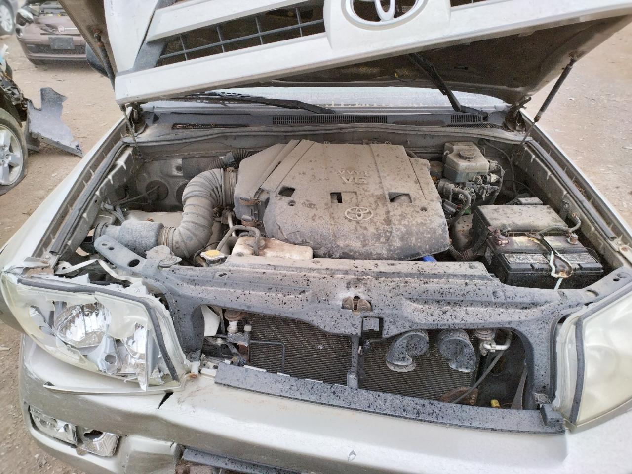 Photo 7 from auction – 2004 TOYOTA 4RUNNER SR with VIN JTEBU14RX40024089