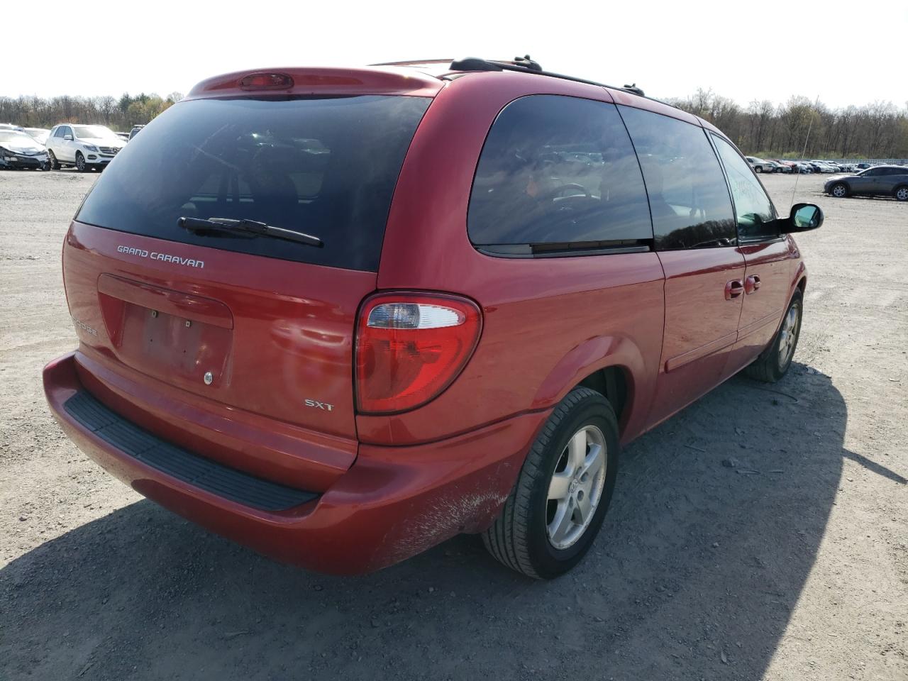 Photo 4 from auction – 2005 DODGE GRAND CARA with VIN 2D8GP44L25R230384