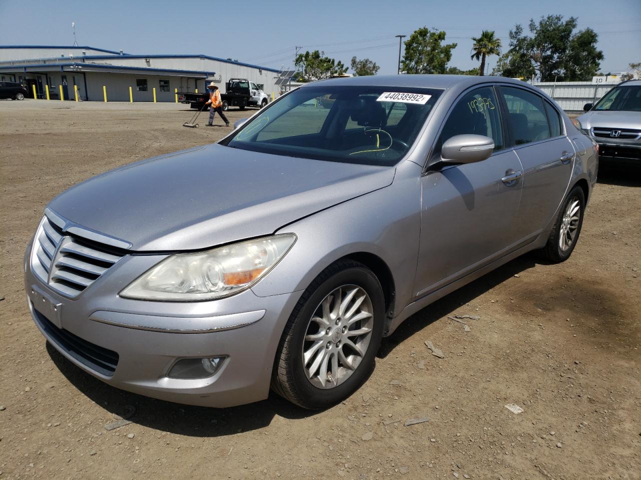 Photo 2 from auction – 2010 HYUNDAI GENESIS 3. with VIN KMHGC4DE5AU097589