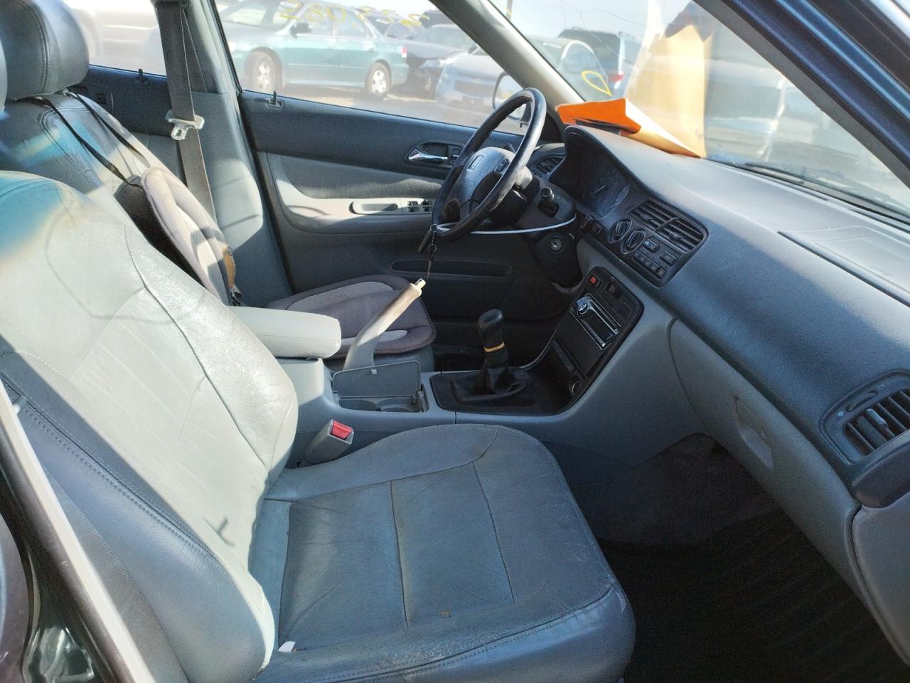 Photo 5 from auction – 1996 HONDA ACCORD EX with VIN 1HGCD556XTA240829