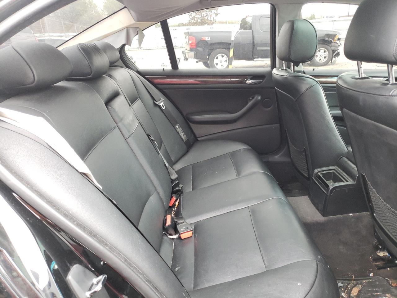Photo 6 from auction – 2004 BMW 325 I with VIN WBAEV33464KR28555