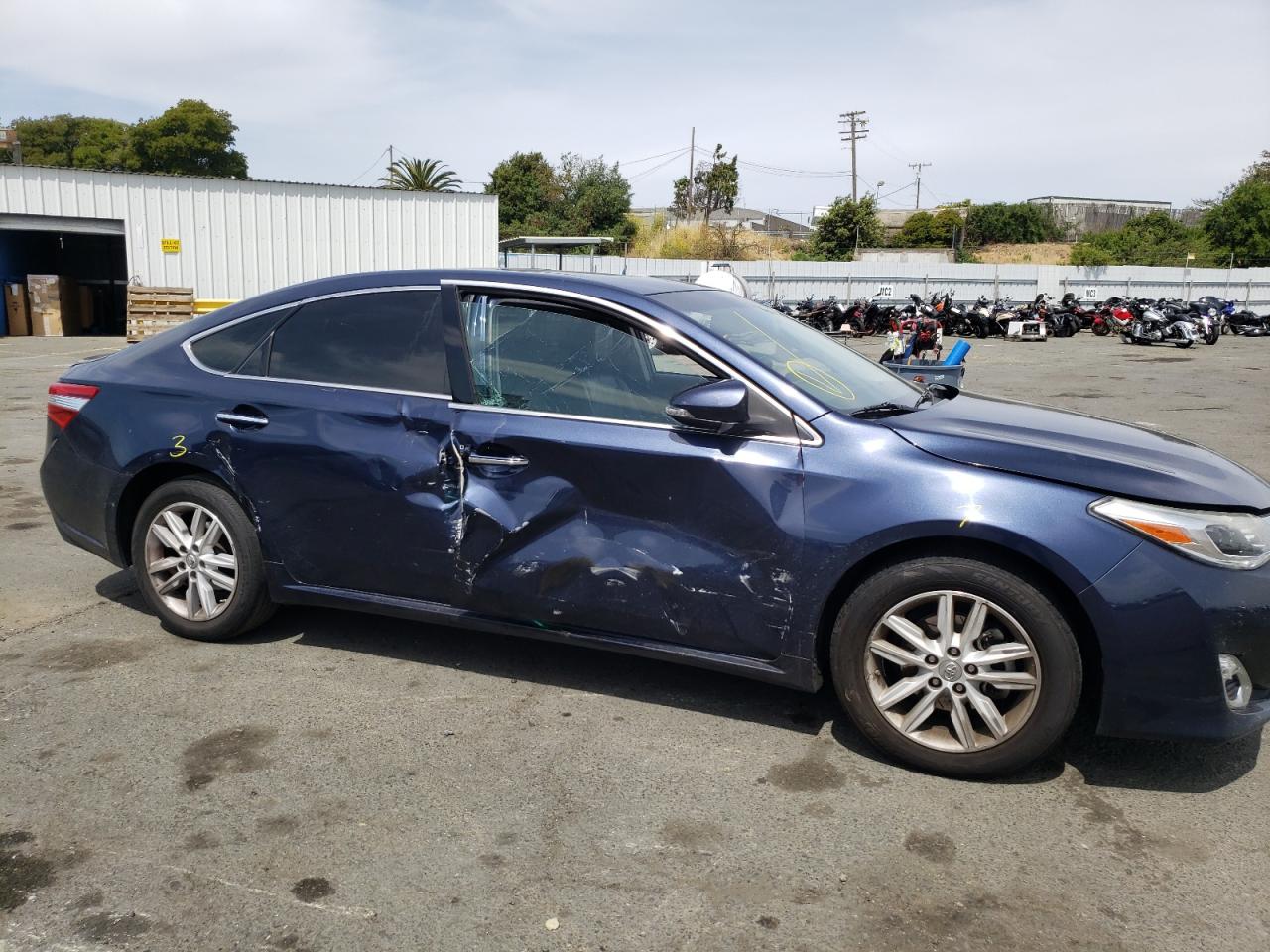 Photo 9 from auction – 2015 TOYOTA AVALON XLE with VIN 4T1BK1EB3FU164794