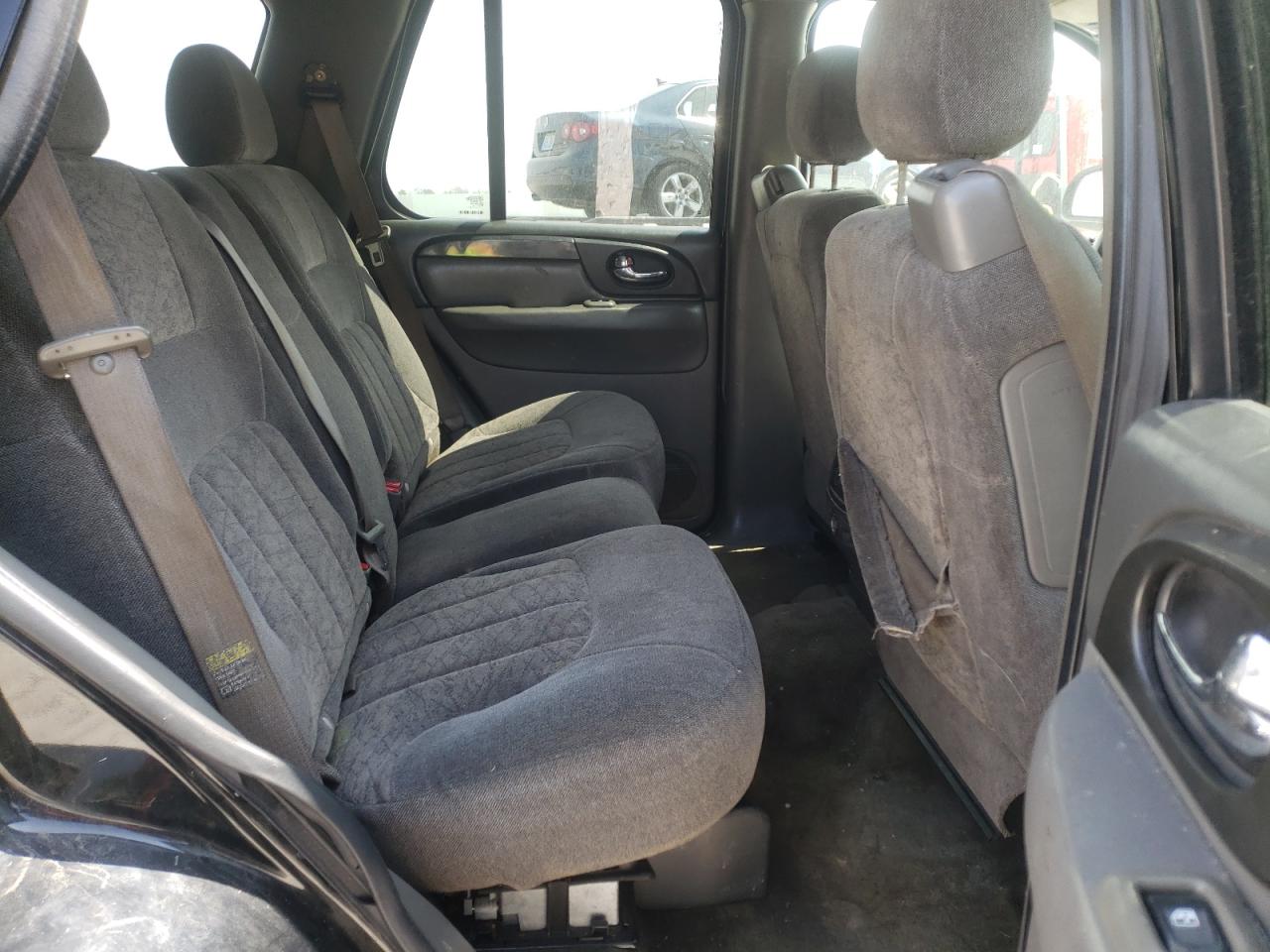 Photo 6 from auction – 2004 GMC ENVOY with VIN 1GKDT13S242353480