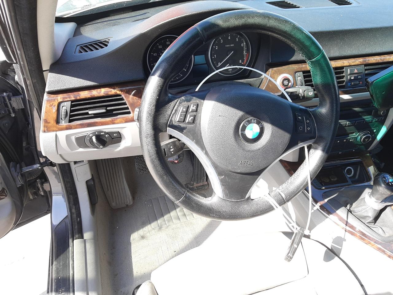 Photo 9 from auction – 2007 BMW 335 XI with VIN WBAVD53577AV14928