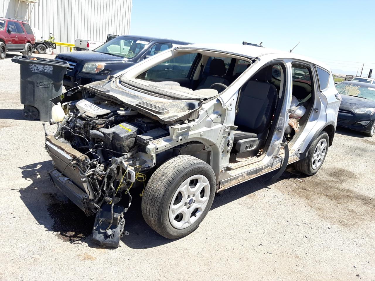 Photo 2 from auction – 2017 FORD ESCAPE SE with VIN 1FMCU0GDXHUE38910