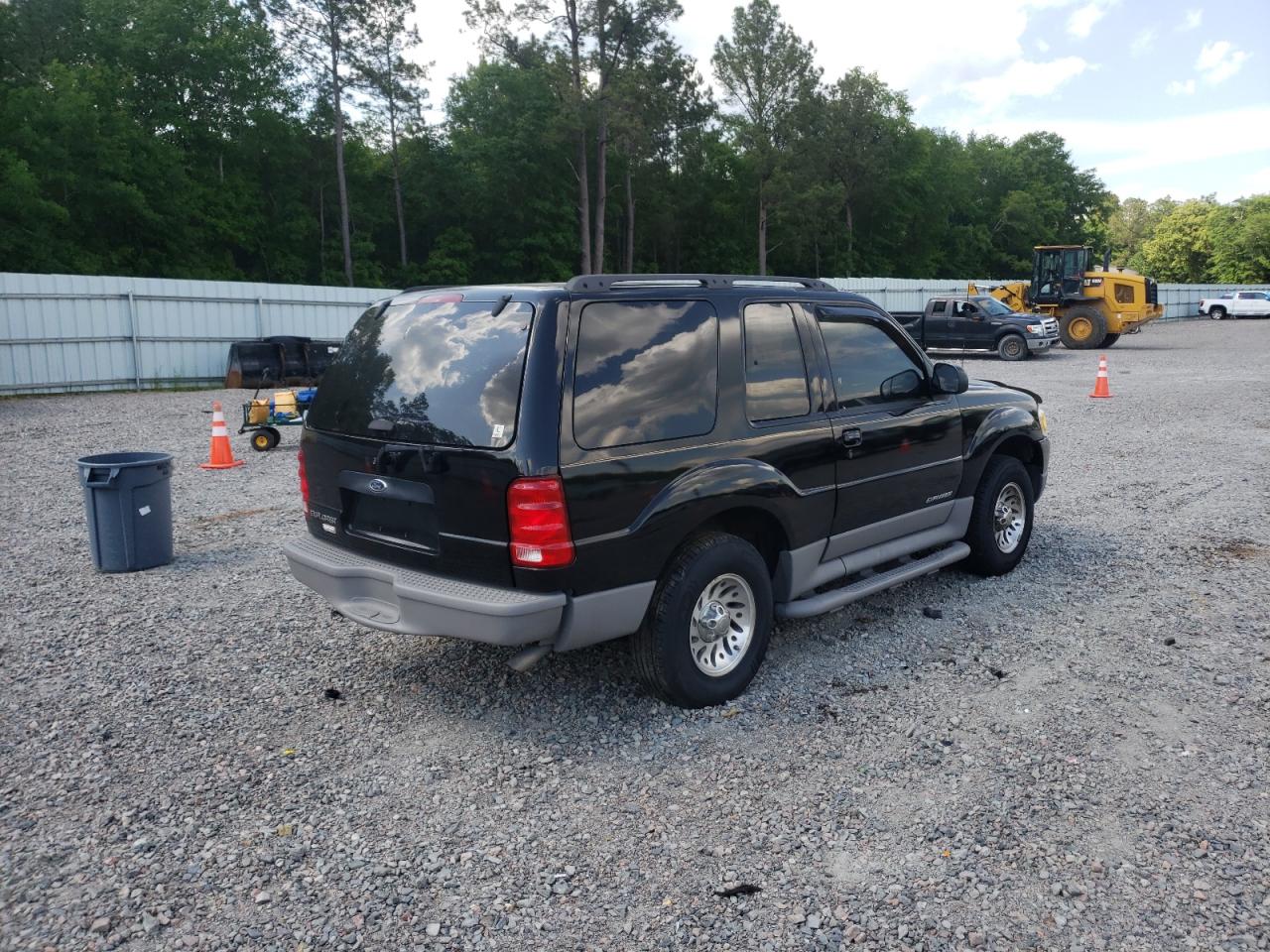 Photo 4 from auction – 2001 FORD EXPLORER S with VIN 1FMYU60E01UB30730