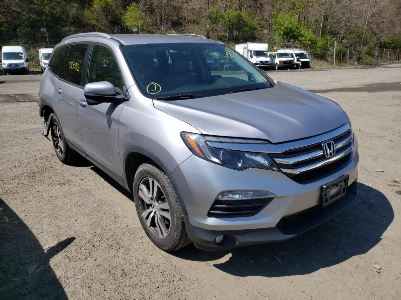 HONDA PILOT EX 2018 with VIN 5FNYF6H36JB029010 - Photo from auction