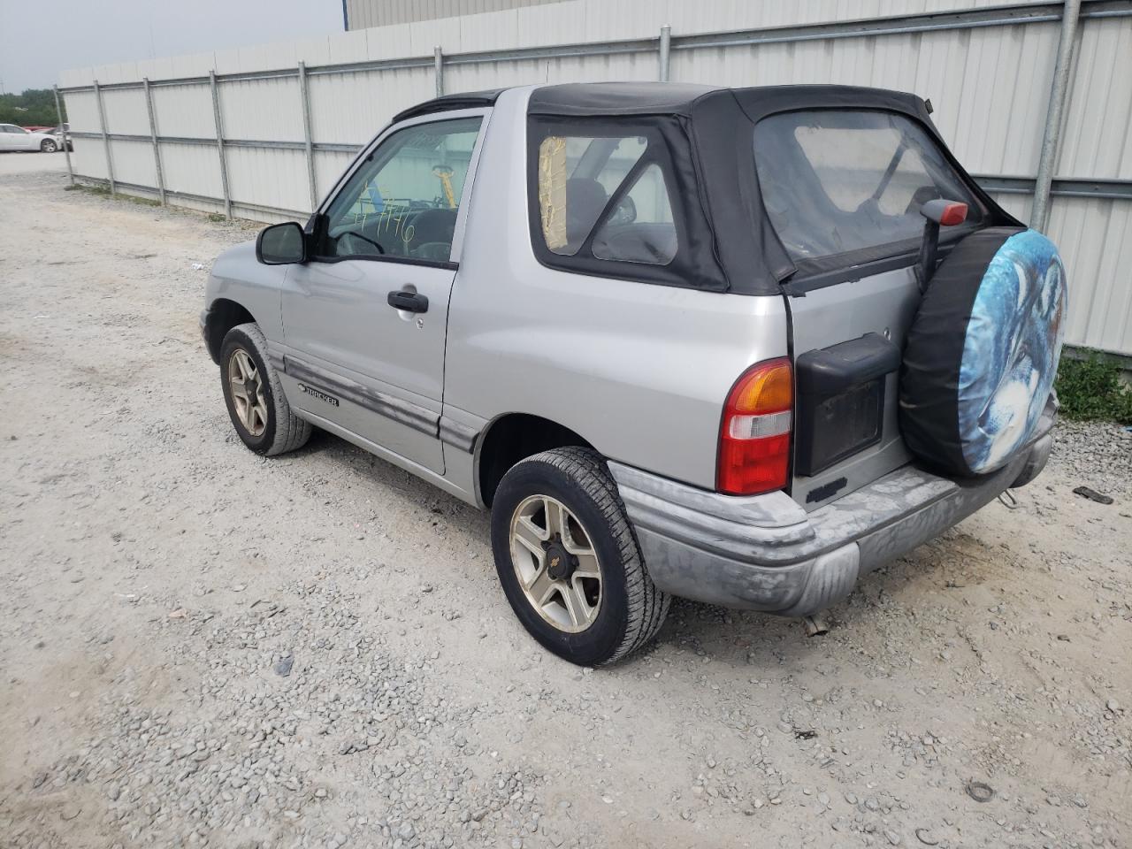 Photo 3 from auction – 2002 CHEVROLET TRACKER with VIN 2CNBE18C426932240