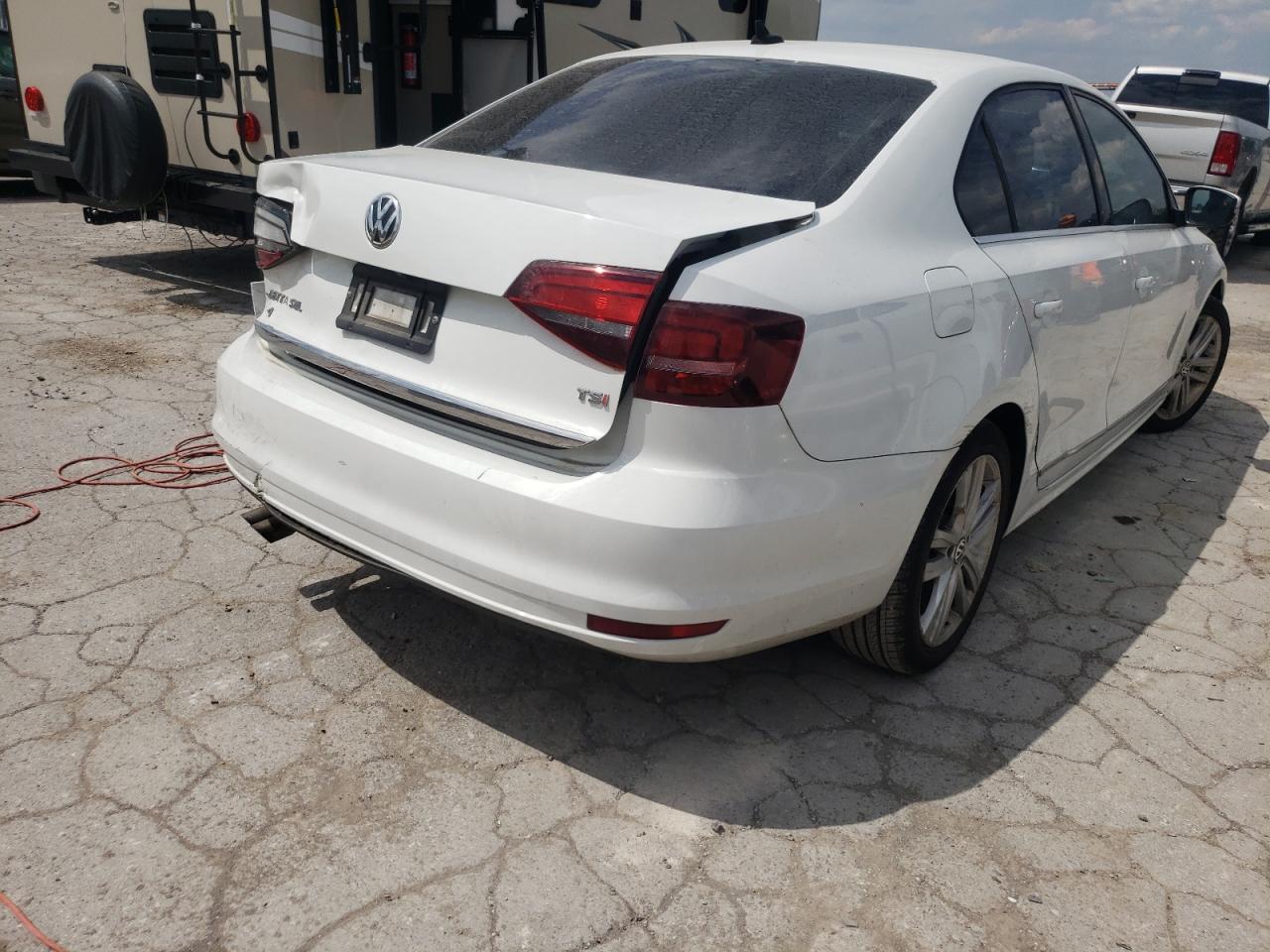 Photo 4 from auction – 2017 VOLKSWAGEN JETTA SEL with VIN 3VWL17AJXHM216034
