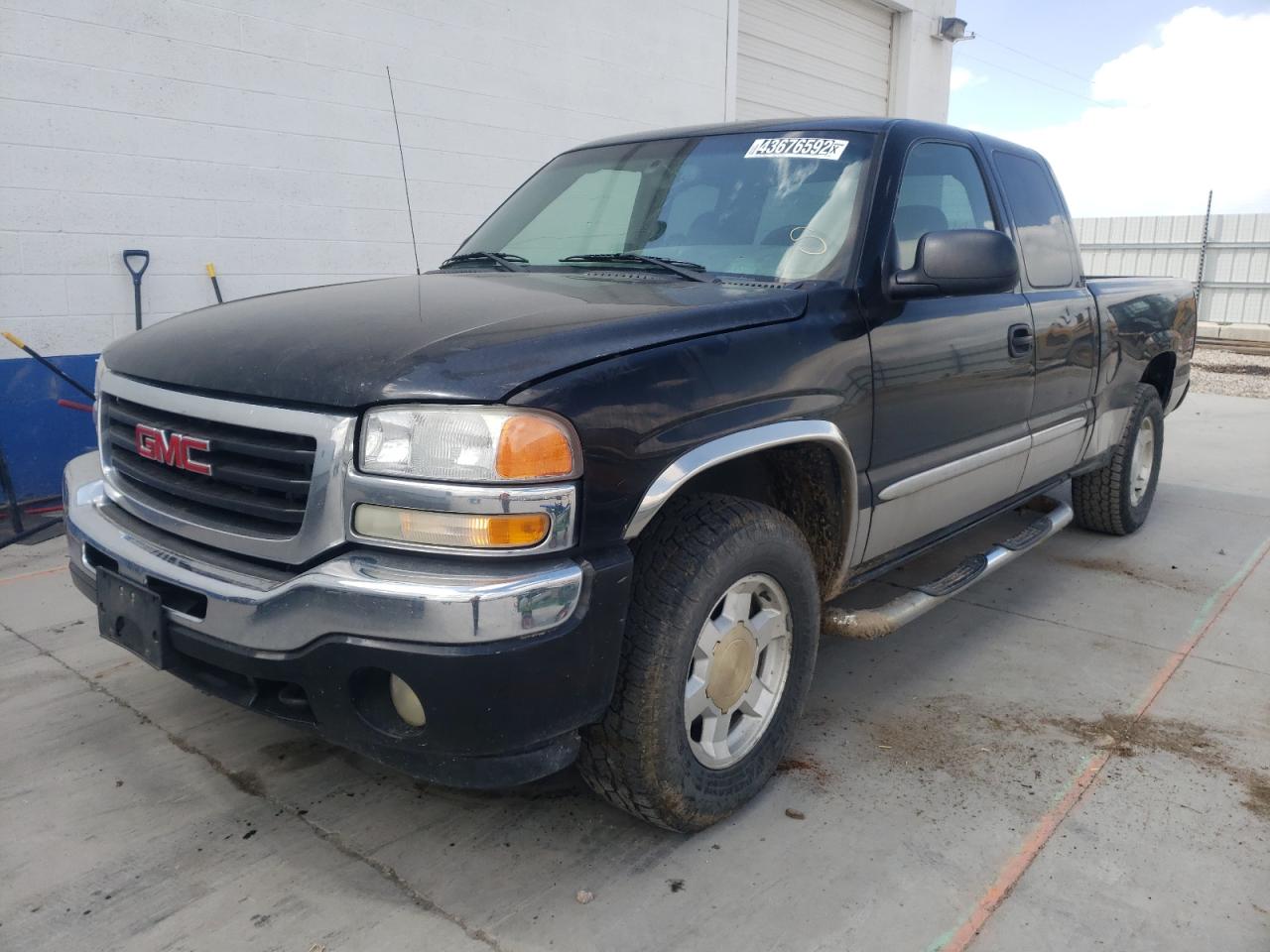 Photo 2 from auction – 2005 GMC NEW SIERRA with VIN 1GTEK19B85E165301