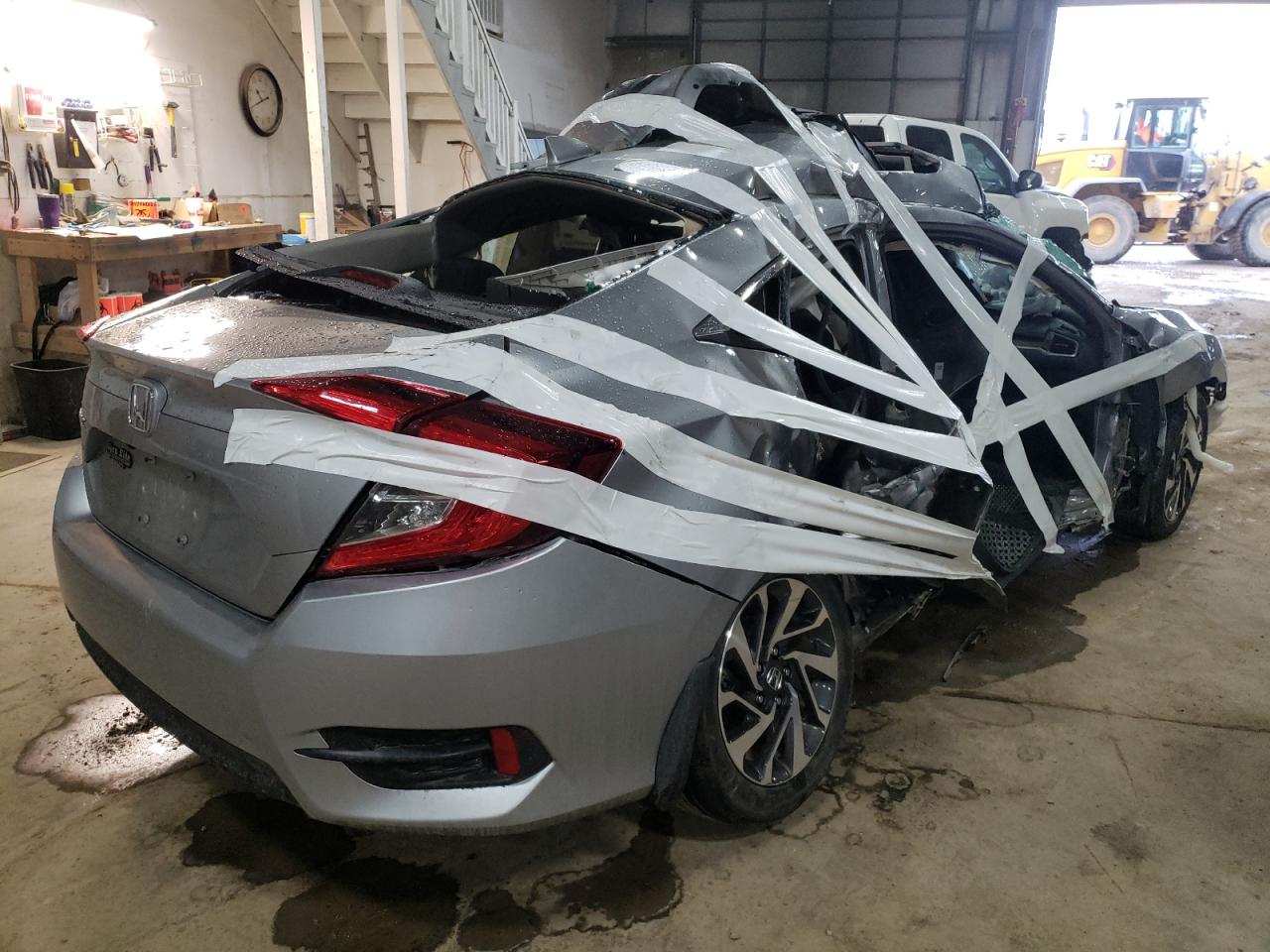 Photo 4 from auction – 2017 HONDA CIVIC EX with VIN 19XFC2F70HE070215