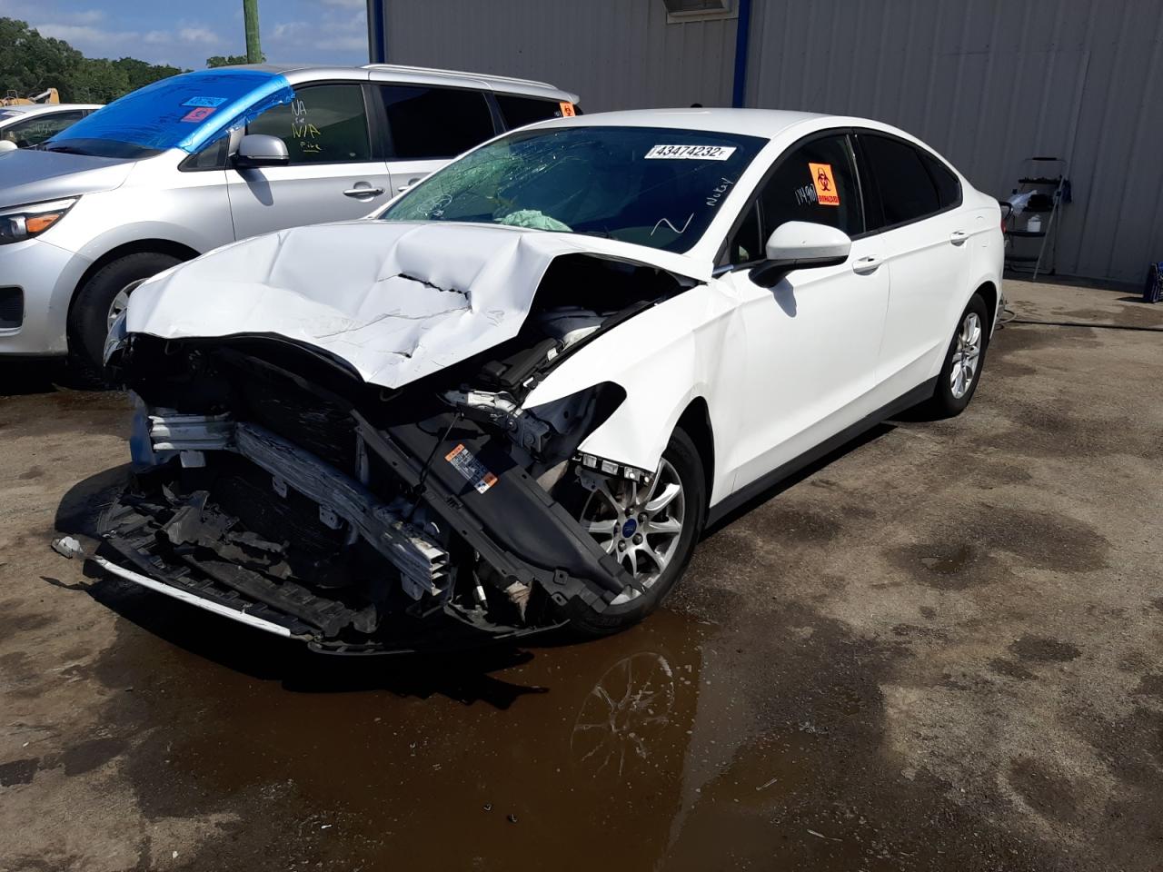 Photo 2 from auction – 2016 FORD FUSION S with VIN 3FA6P0G72GR170241