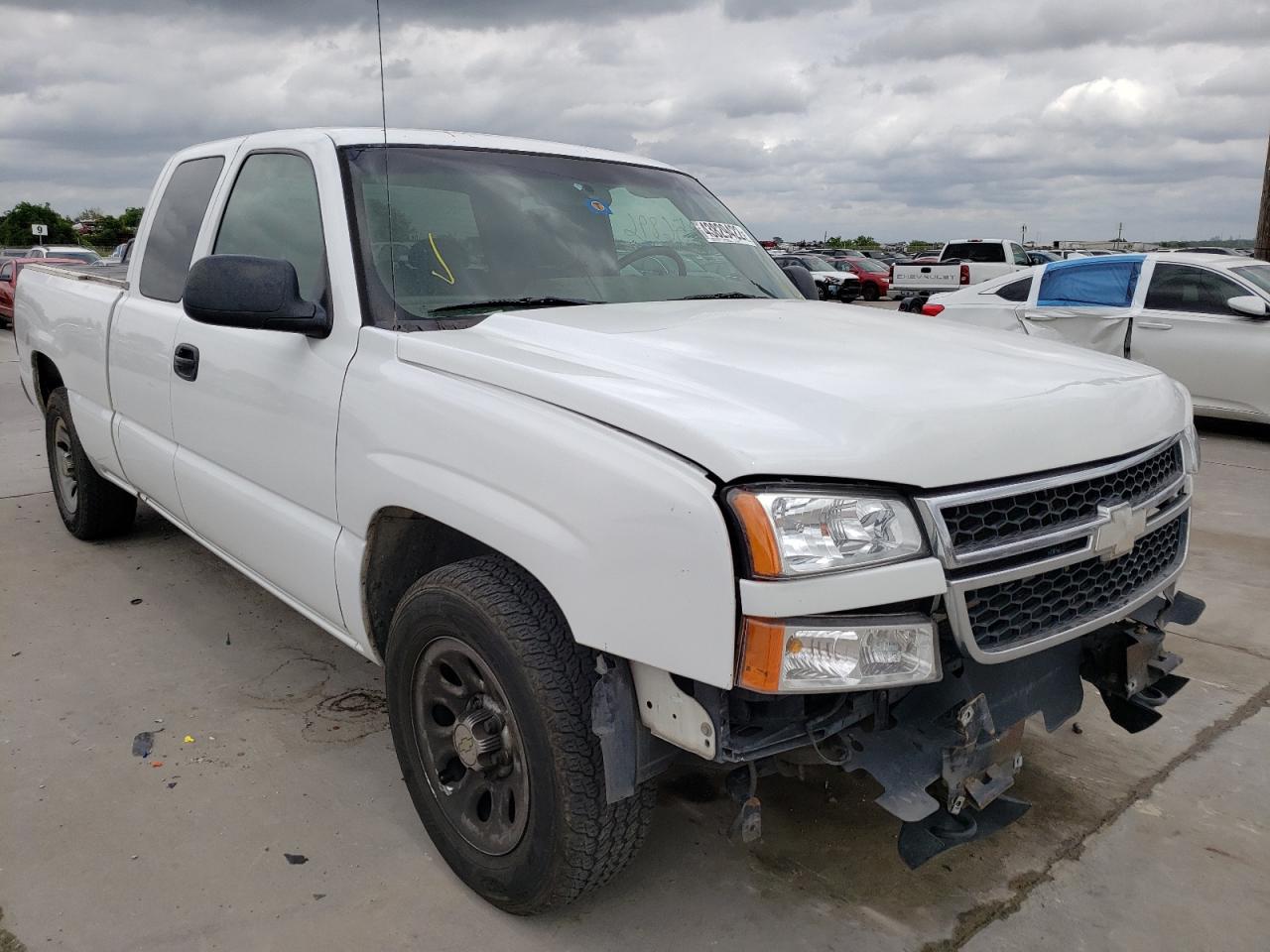 CHEVROLET SILVERADO 2006 with VIN 2GCEC19V961145956 - Photo from auction