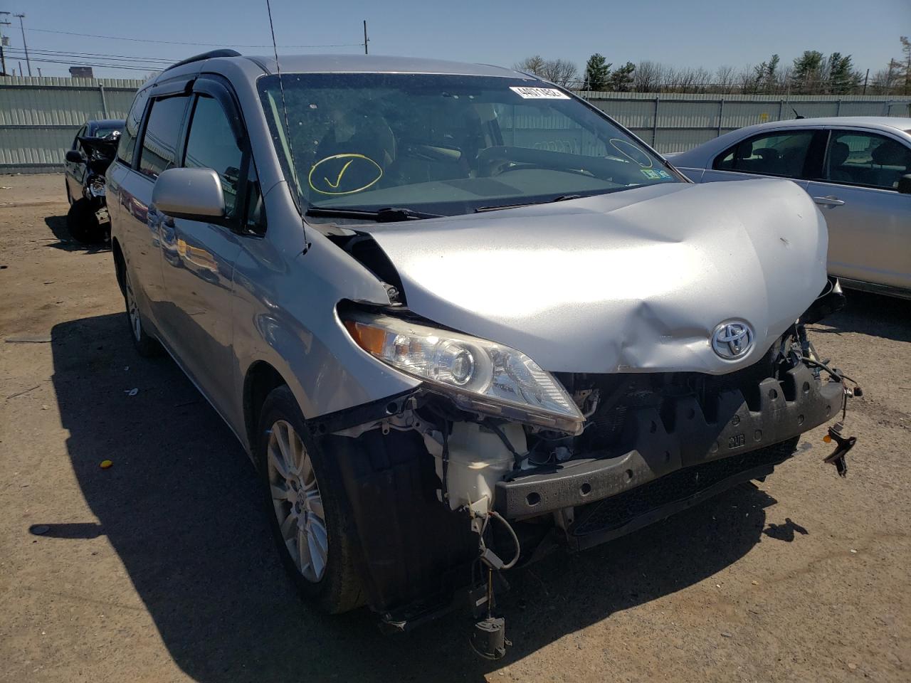 Photo 1 from auction – 2011 TOYOTA SIENNA LE with VIN 5TDJK3DC6BS016790