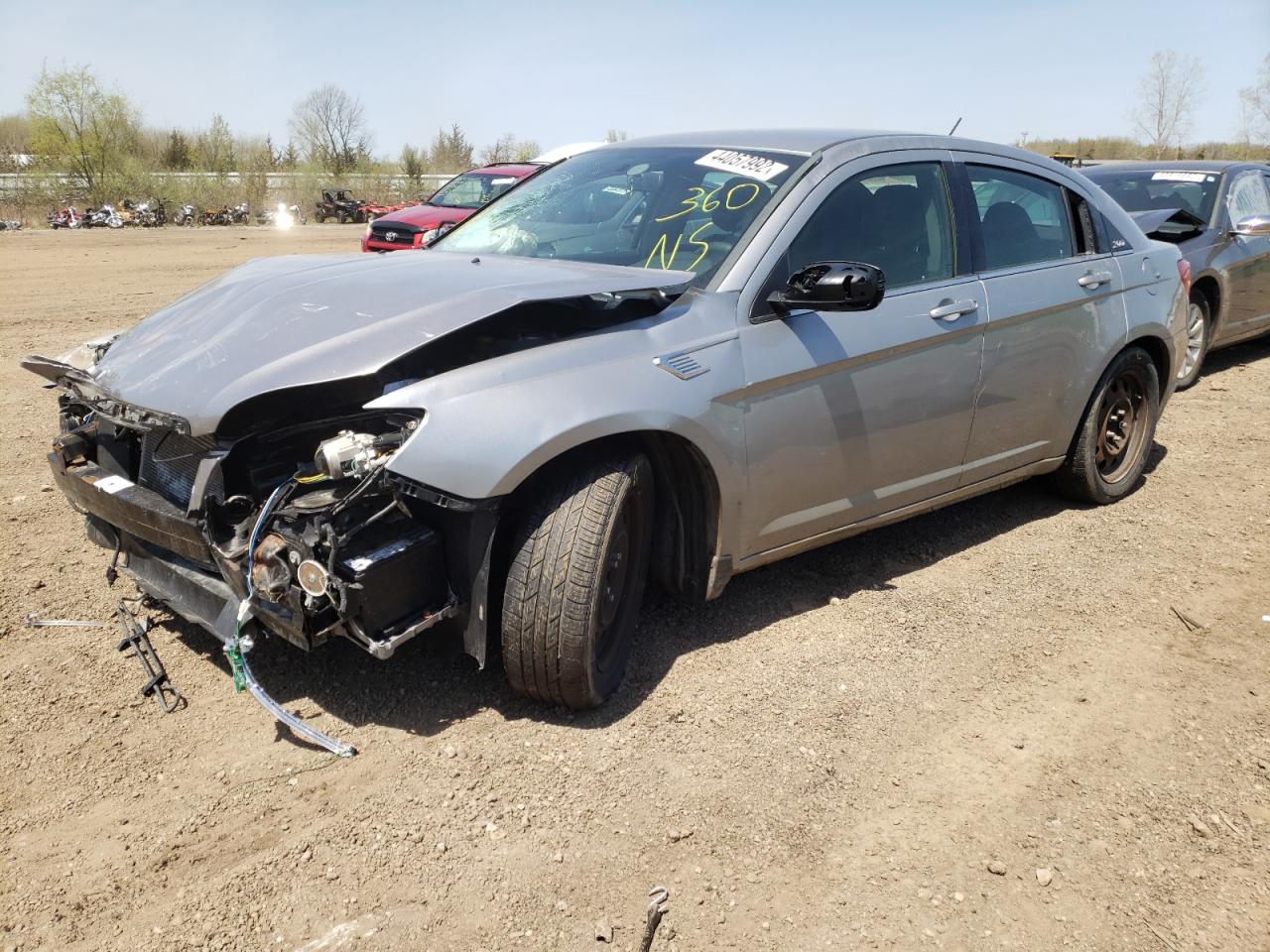 Фото 2 с аукциона – 2014 CHRYSLER 200 LX с VIN 1C3CCBABXEN211754