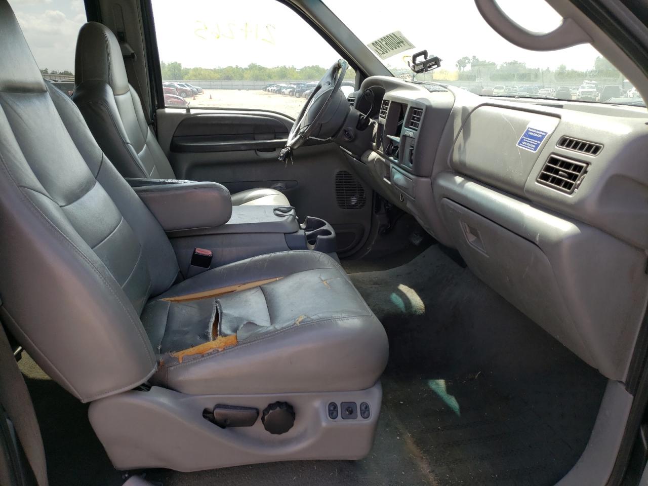 Photo 5 from auction – 2002 FORD EXCURSION with VIN 1FMNU40S32ED64031