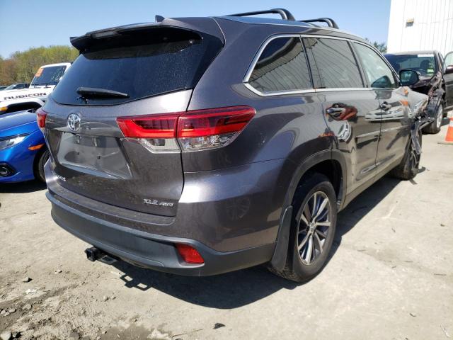 Photo 4 from auction – 2019 TOYOTA HIGHLANDER with VIN 5TDJZRFH0KS581964