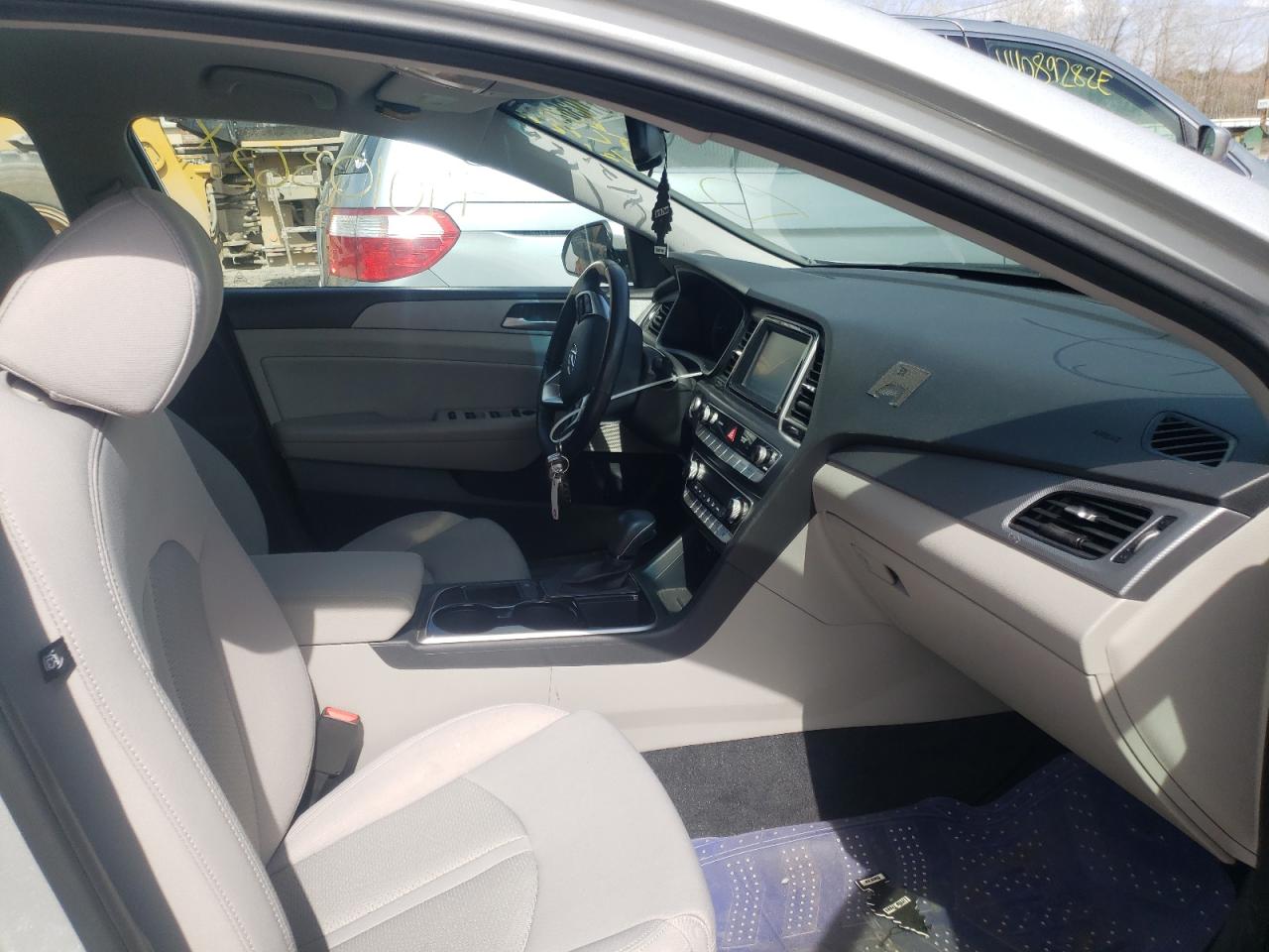 Photo 5 from auction – 2019 HYUNDAI SONATA LIM with VIN 5NPE34AF4KH780288