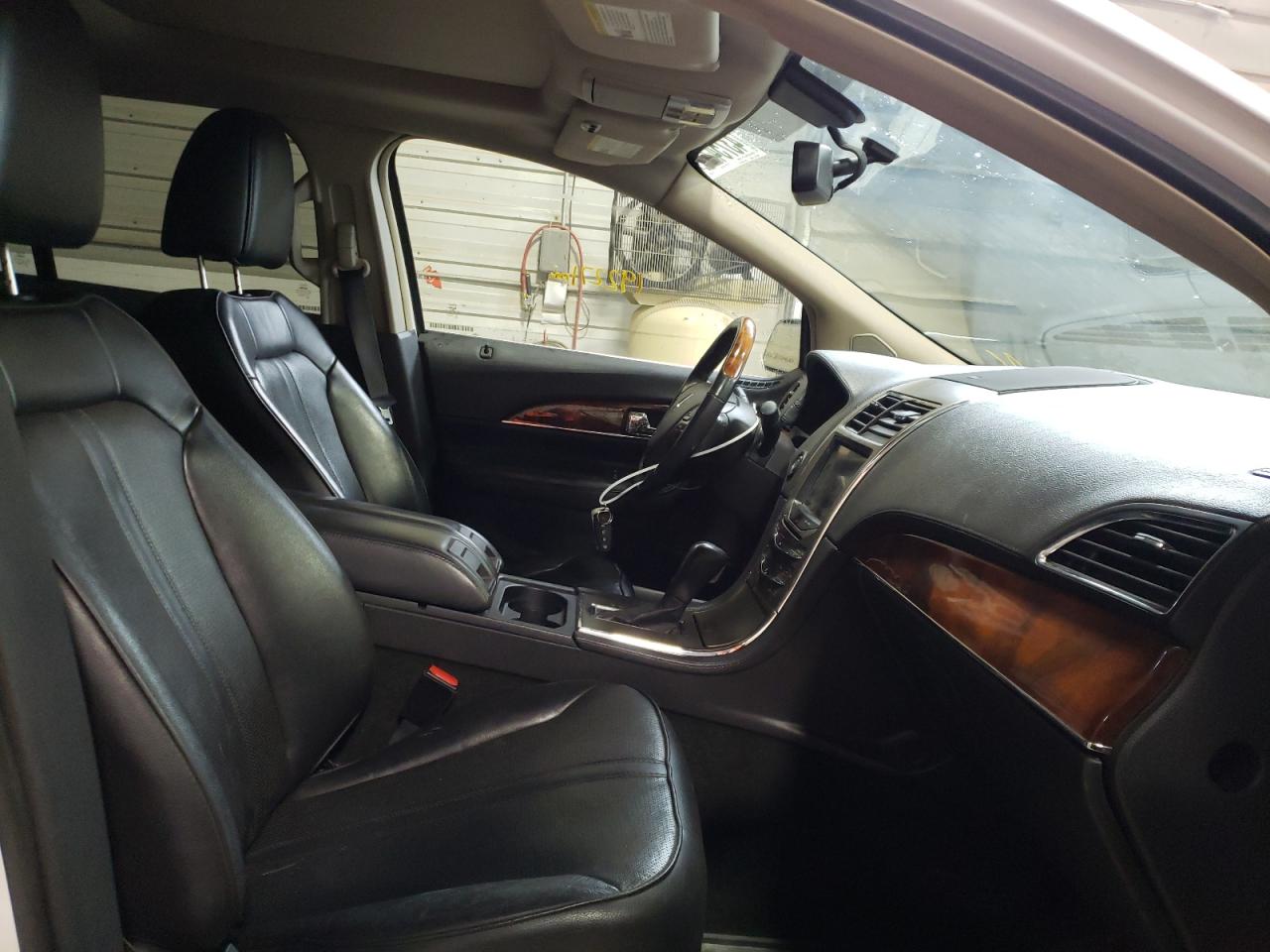 Photo 5 from auction – 2011 LINCOLN MKX with VIN 2LMDJ8JK7BBJ25821